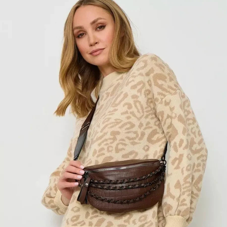 Trendy Crossbody Heuptas – Zwarte Schoudertas met Gevlochten Detail & Verstelbare Band