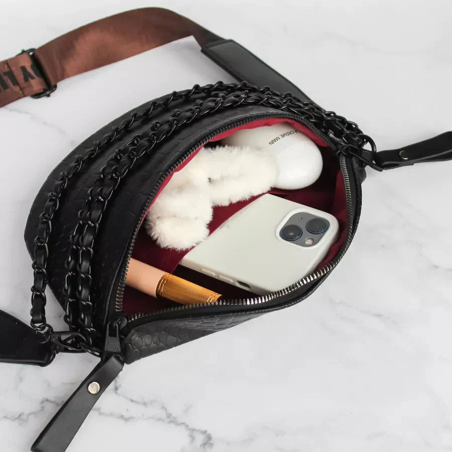 Trendy Crossbody Heuptas – Zwarte Schoudertas met Gevlochten Detail & Verstelbare Band