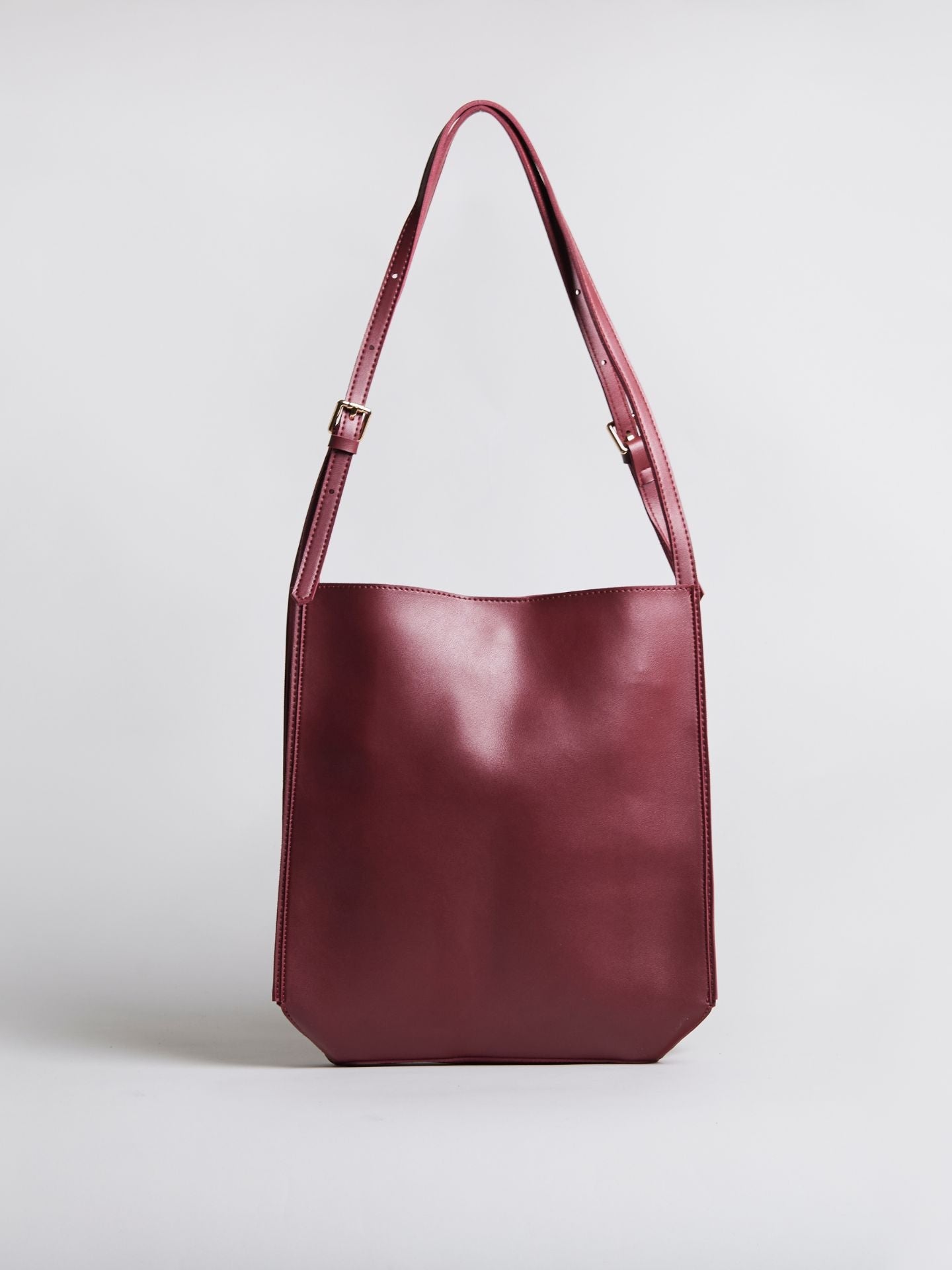 Minimalistische Leren Schoudertas – Zwart & Bruin – Ruime & Stijlvolle Dames Handtas