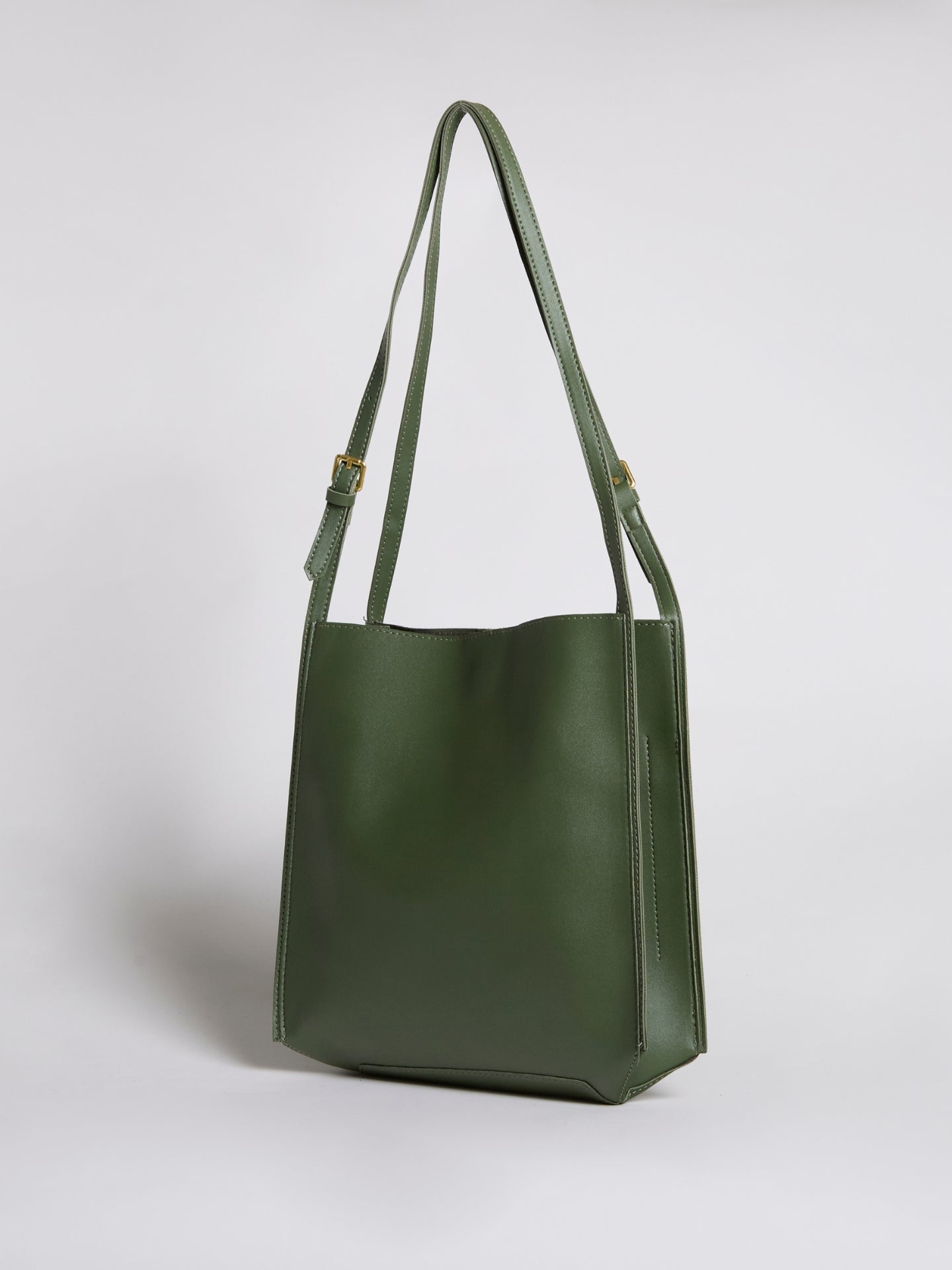 Minimalistische Leren Schoudertas – Zwart & Bruin – Ruime & Stijlvolle Dames Handtas