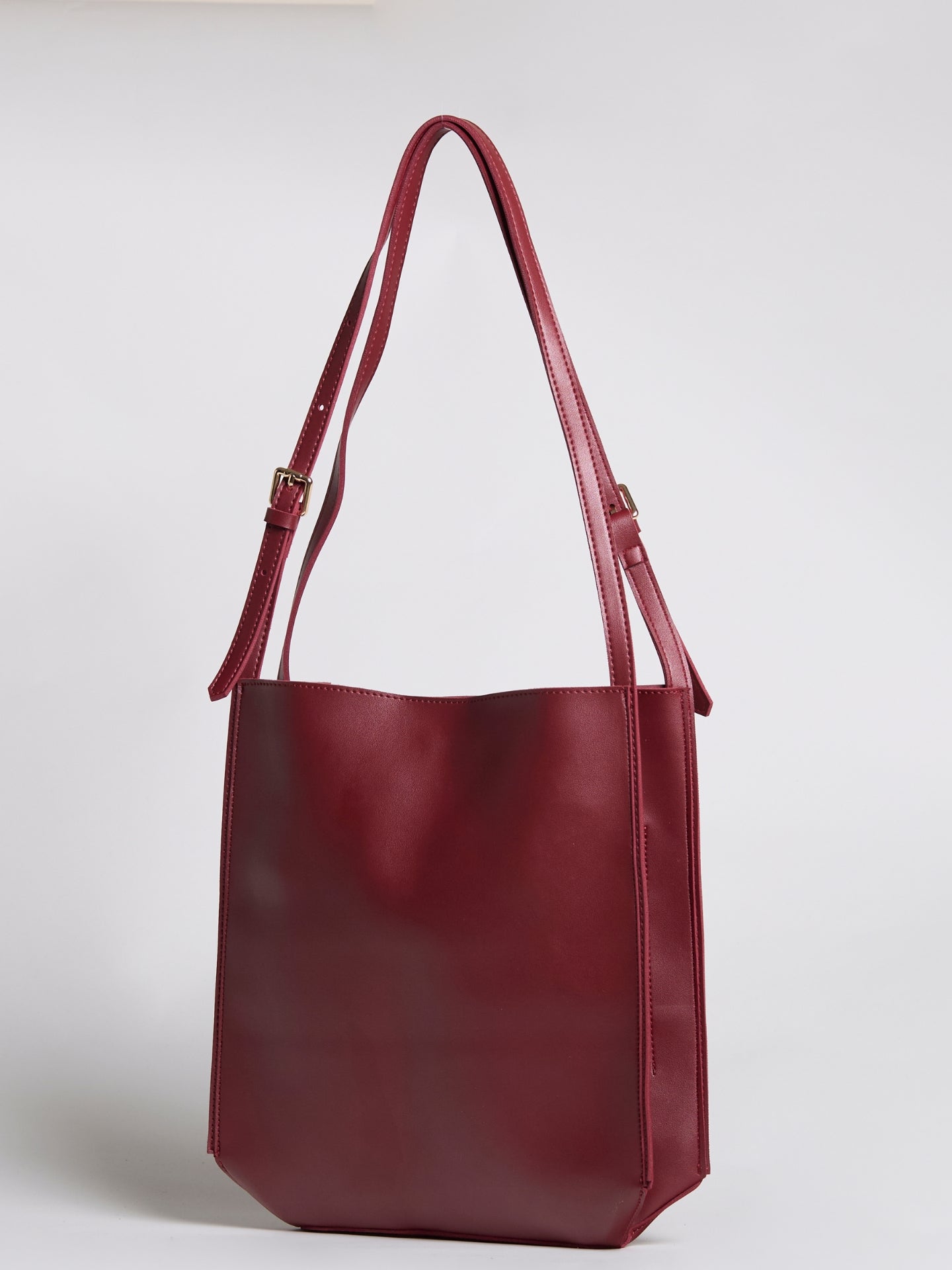 Minimalistische Leren Schoudertas – Zwart & Bruin – Ruime & Stijlvolle Dames Handtas