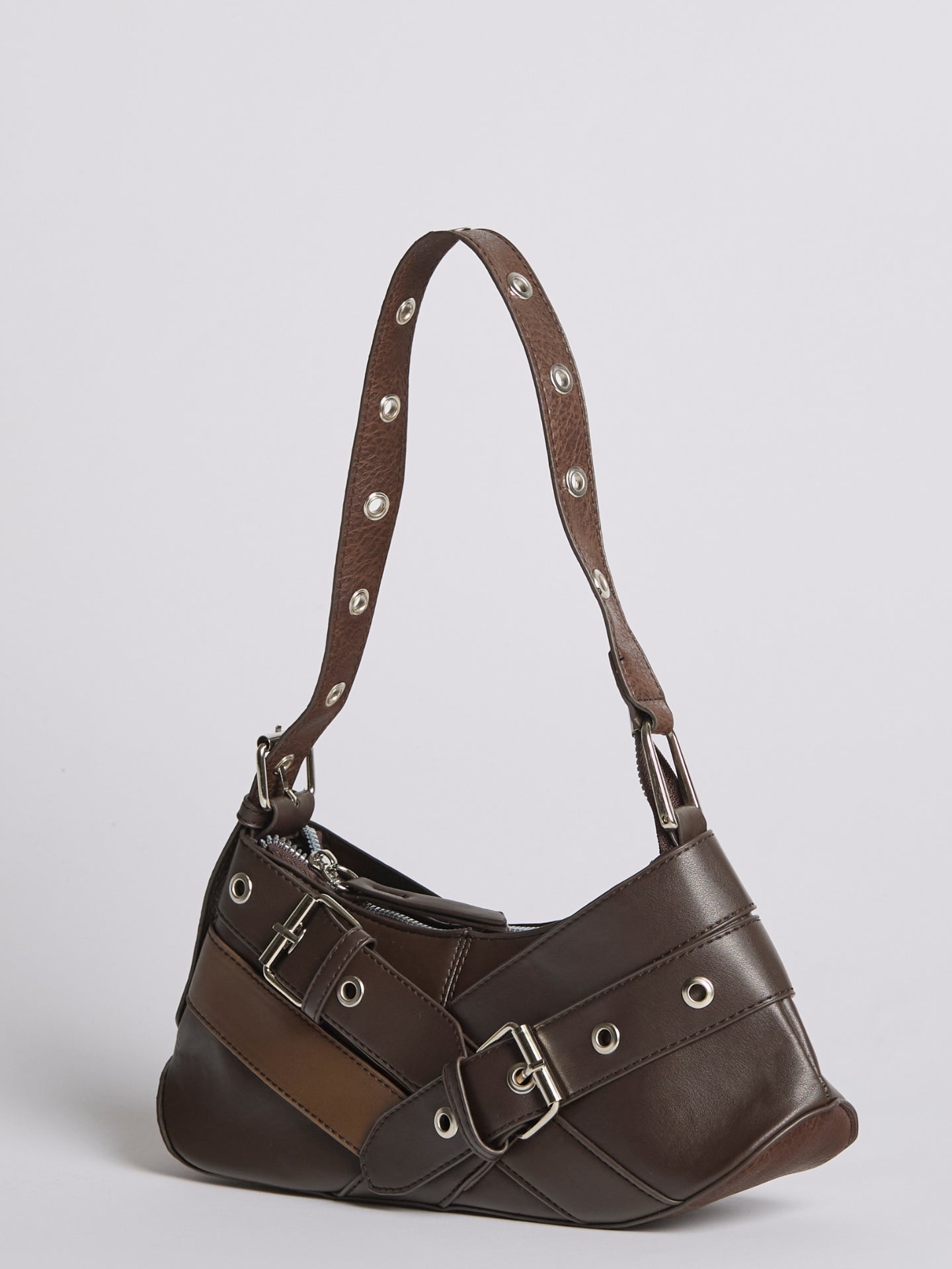 Liorra Vegan Leren Schoudertas Zwart met Gespdetails – Stoer & Trendy