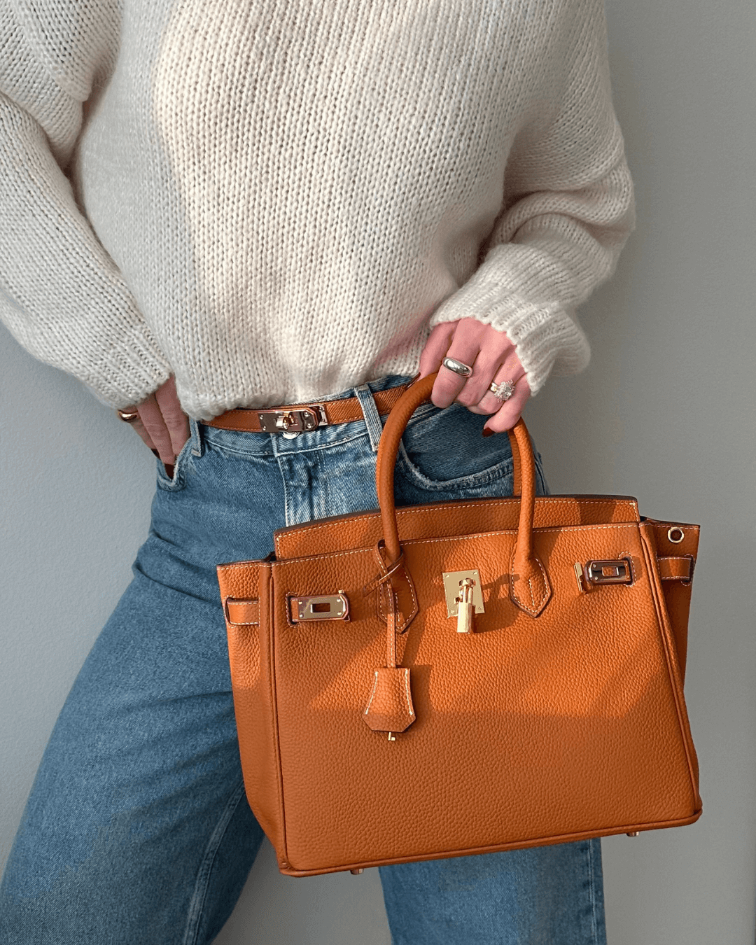 Iconische Luxe Handtas – Klassiek Design met Gouden Accenten