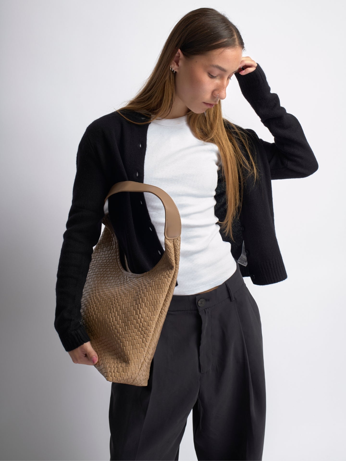 Luxe Gevlochten Schoudertas met Etui – Ruim, Stijlvol & Duurzaam
