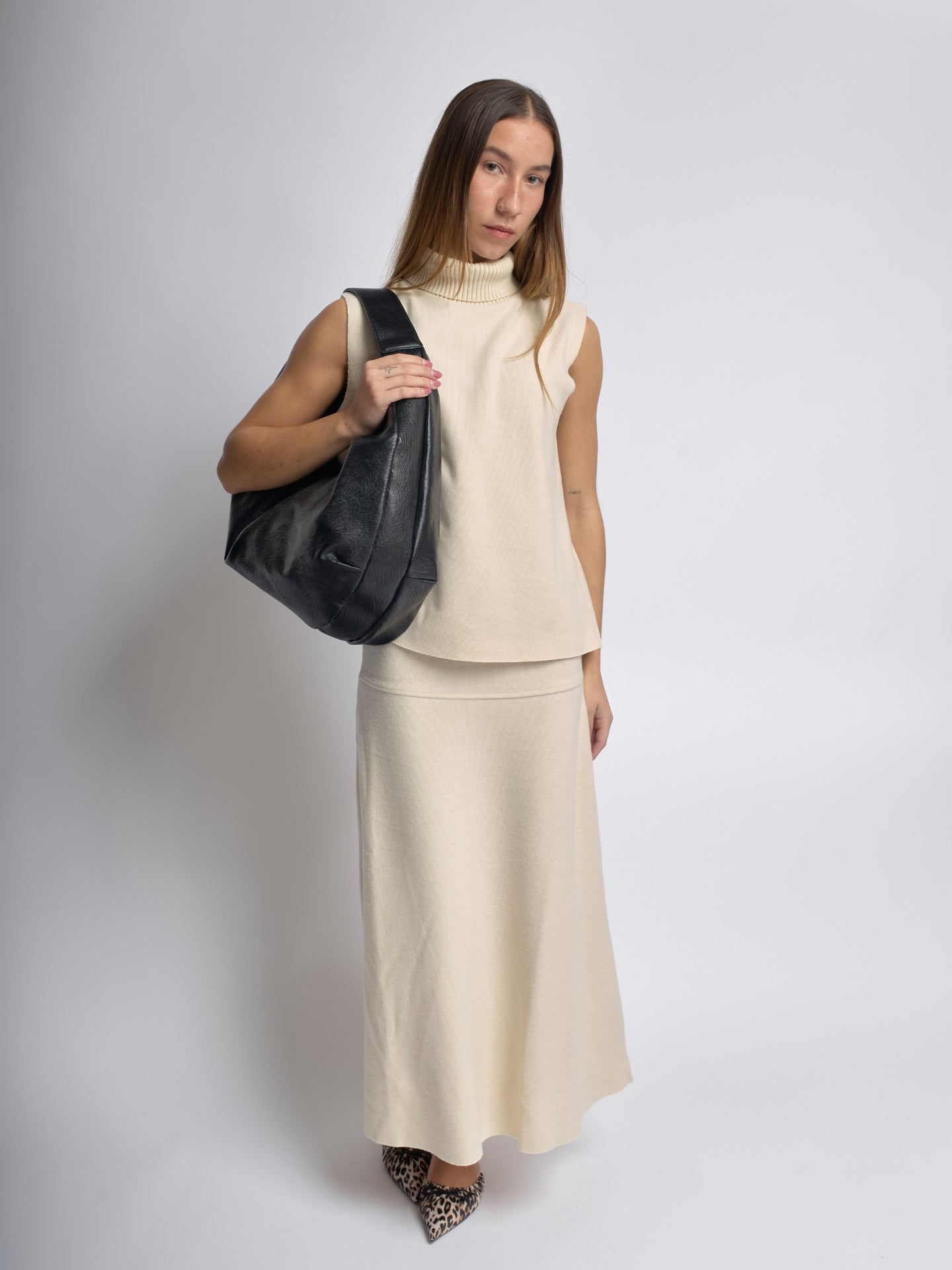 Liorra Vegan Leren Zachte Hobo Schoudertas Zwart – Casual & Comfortabel