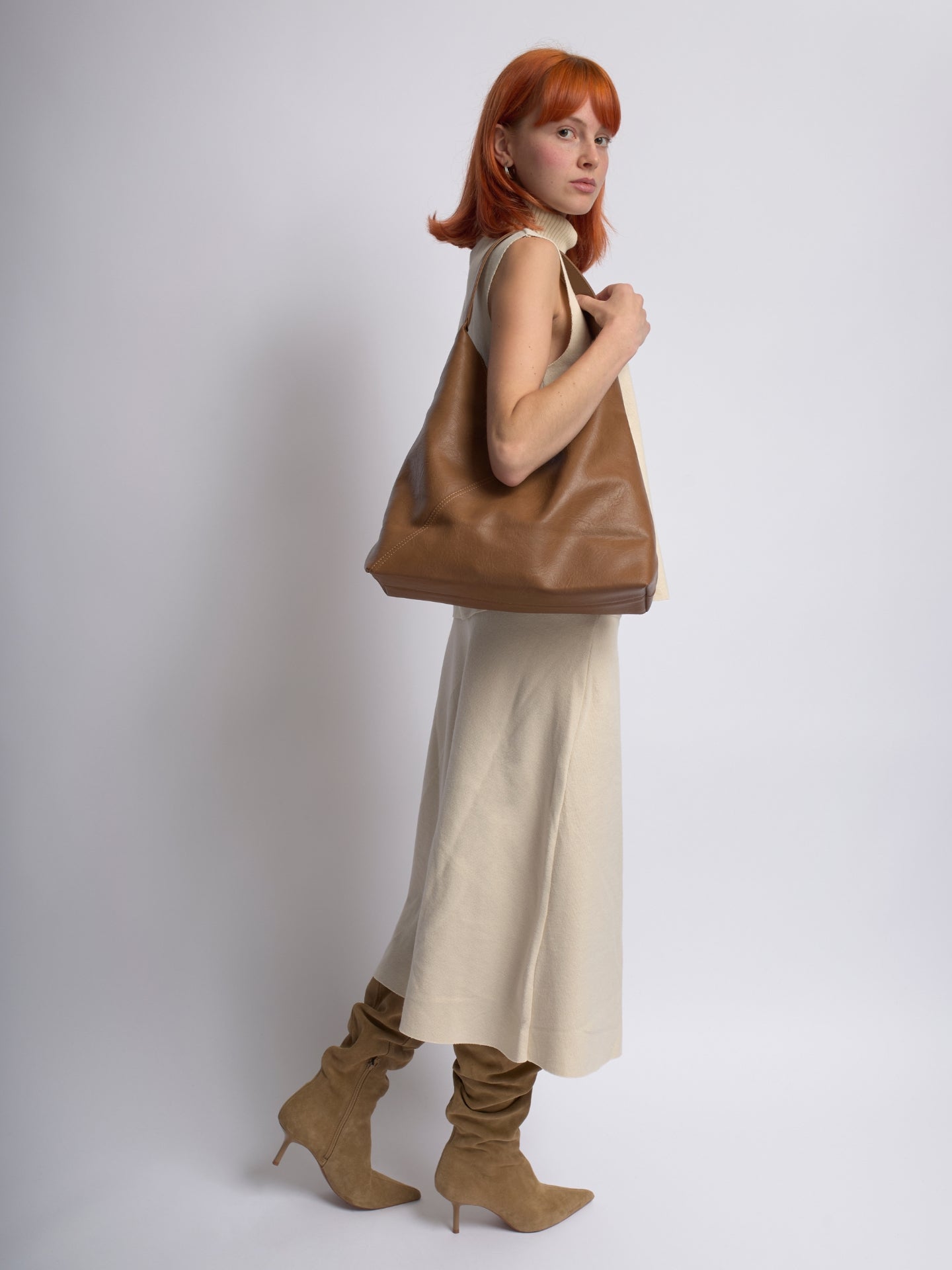 Liorra Vegan Leren Hobo Schoudertas Zwart – Ruim & Tijdloos