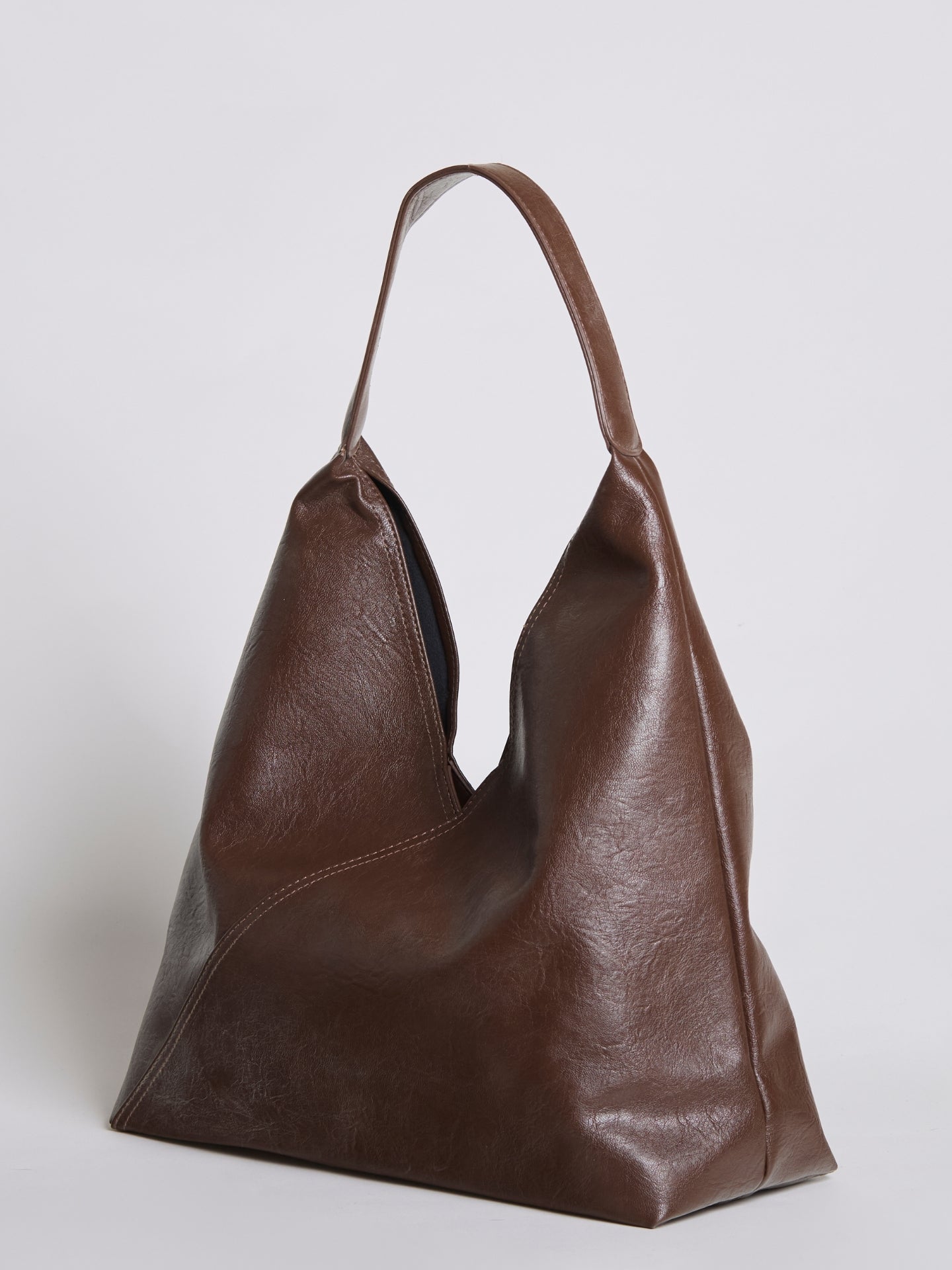 Liorra Vegan Leren Hobo Schoudertas Zwart – Ruim & Tijdloos