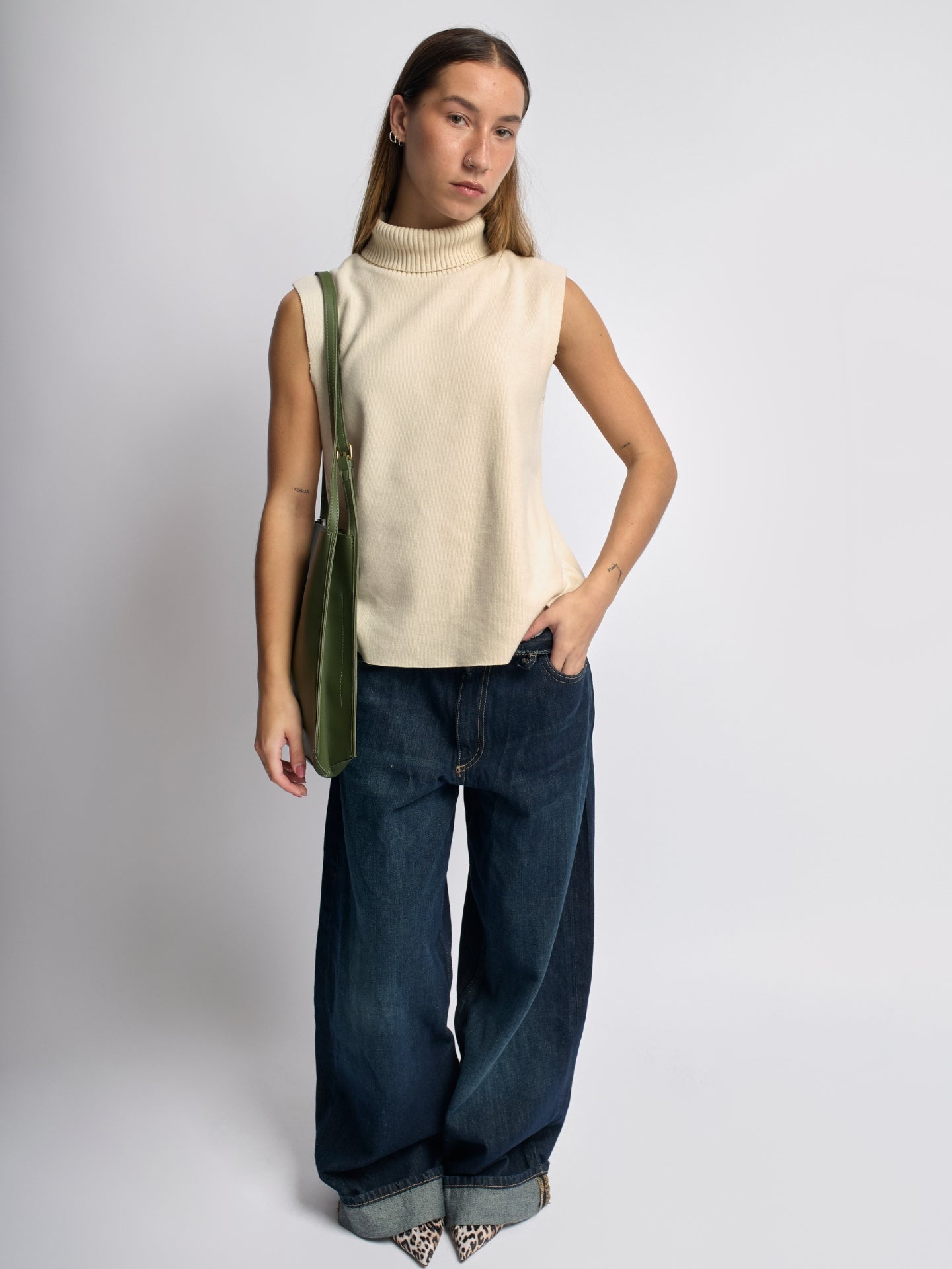 Minimalistische Leren Schoudertas – Zwart & Bruin – Ruime & Stijlvolle Dames Handtas
