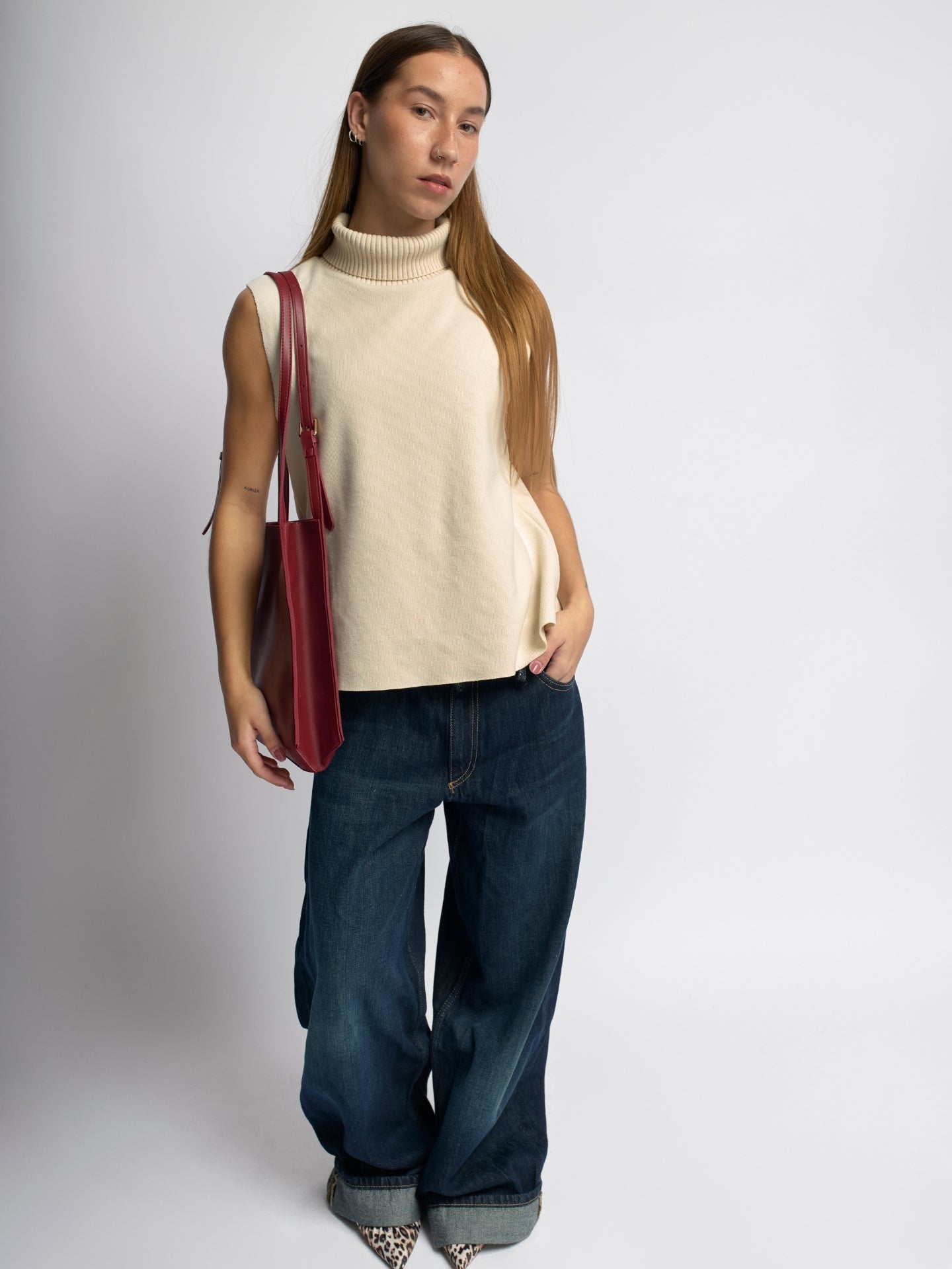 Minimalistische Leren Schoudertas – Zwart & Bruin – Ruime & Stijlvolle Dames Handtas