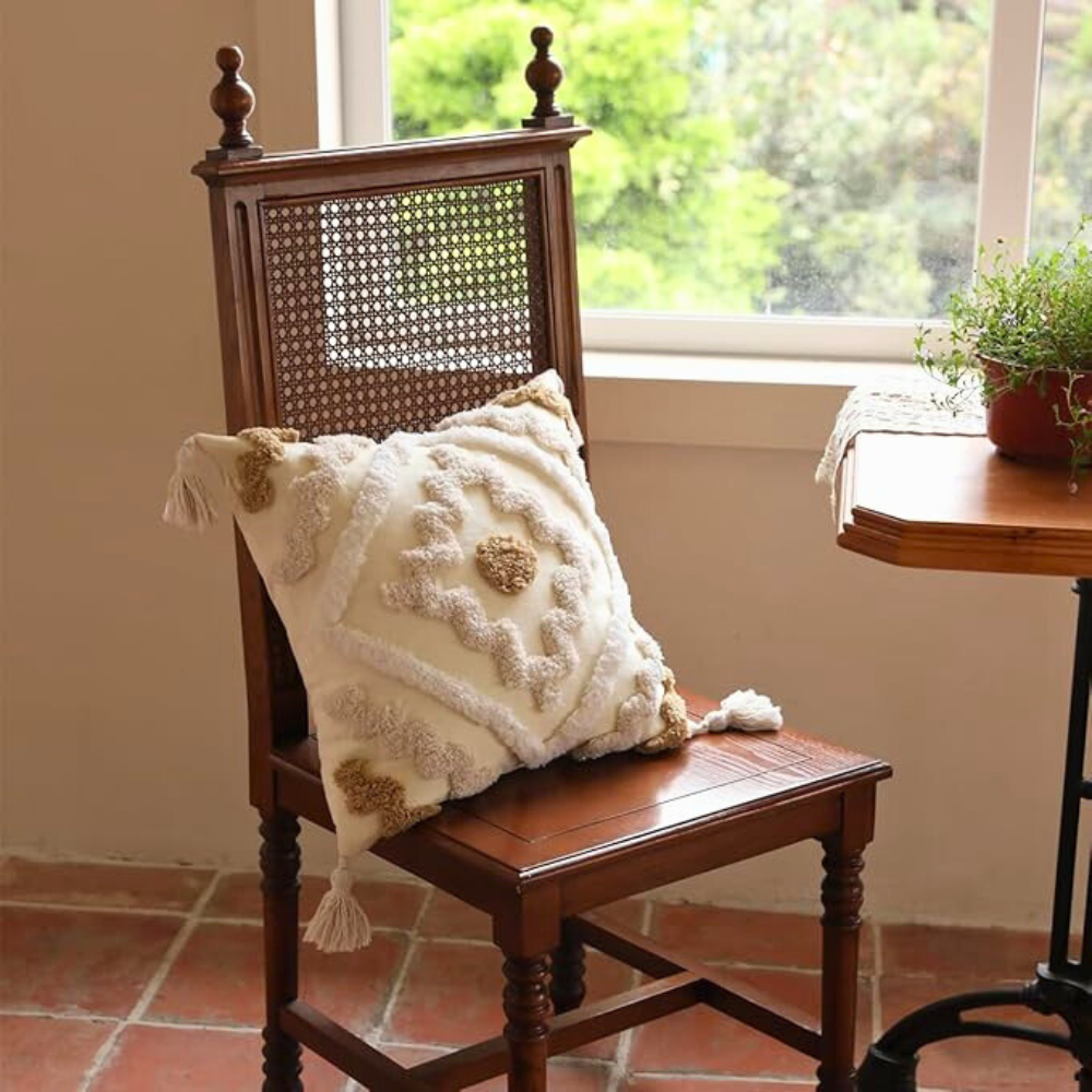 Boho Sierkussen met Patronen en Franjes – Decoratief Kussen in Beige