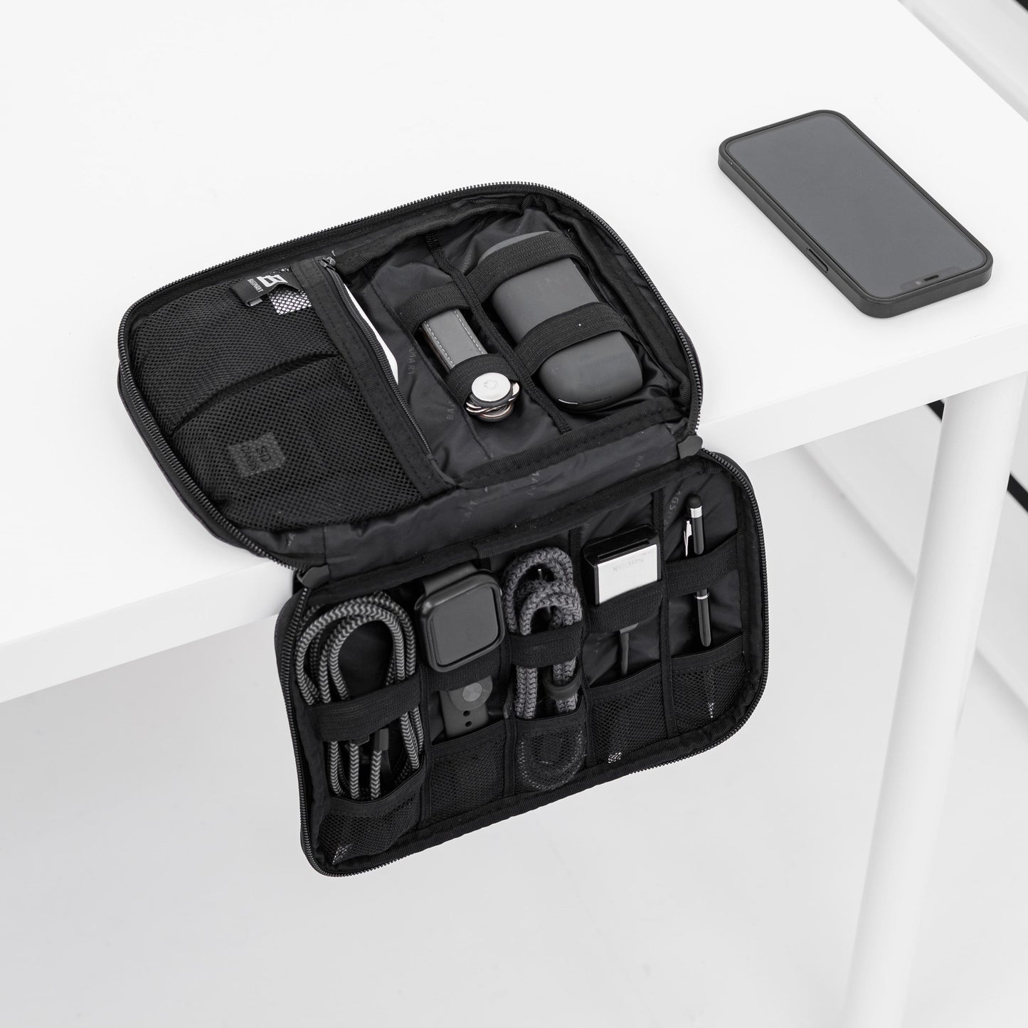 Grijze Tech Organizer – Waterdichte Kabeltas voor Reizen en Dagelijks Gebruik