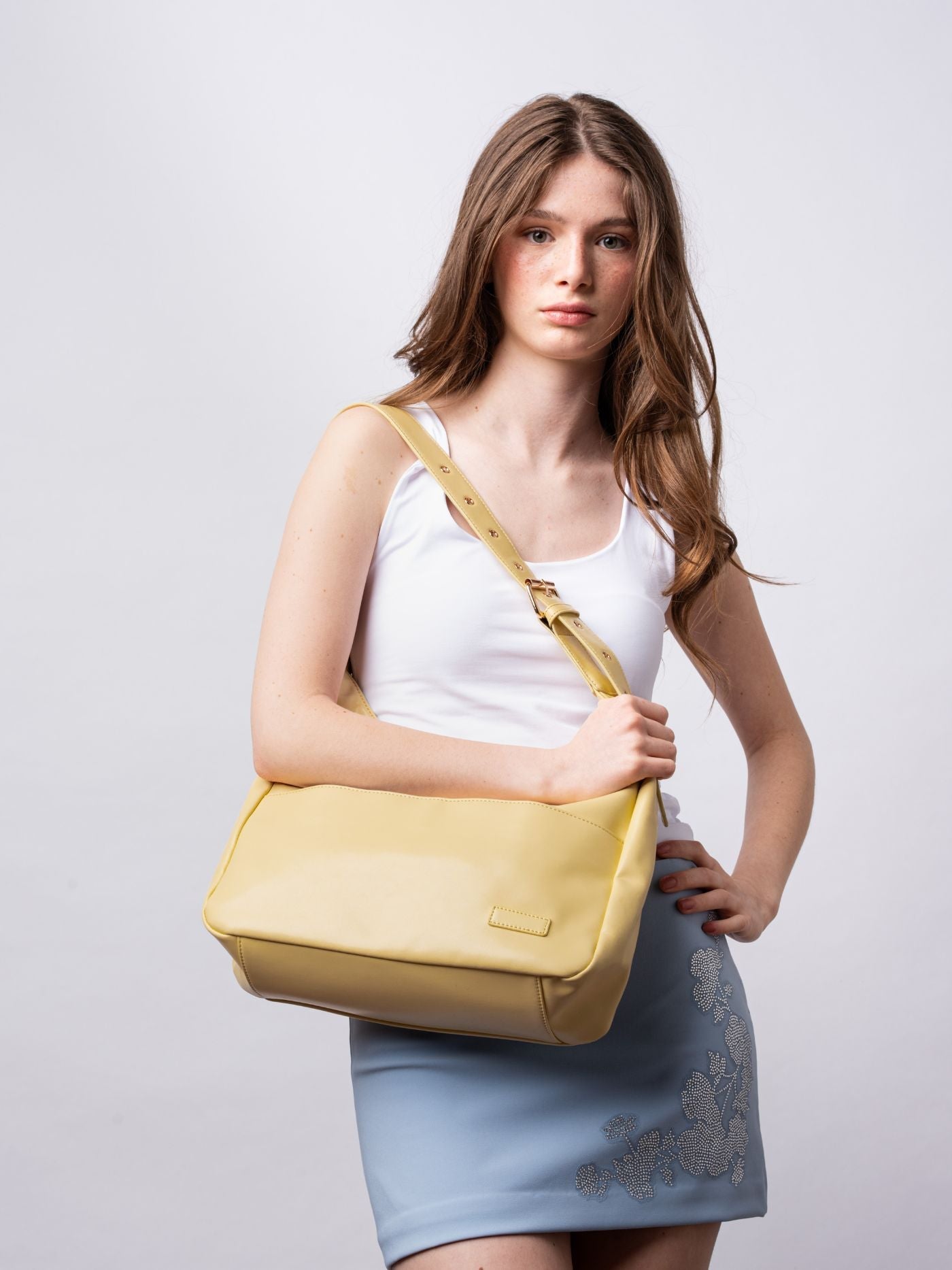 Zwarte Schoudertas – Minimalistisch & Ruim Design van Vegan Leer