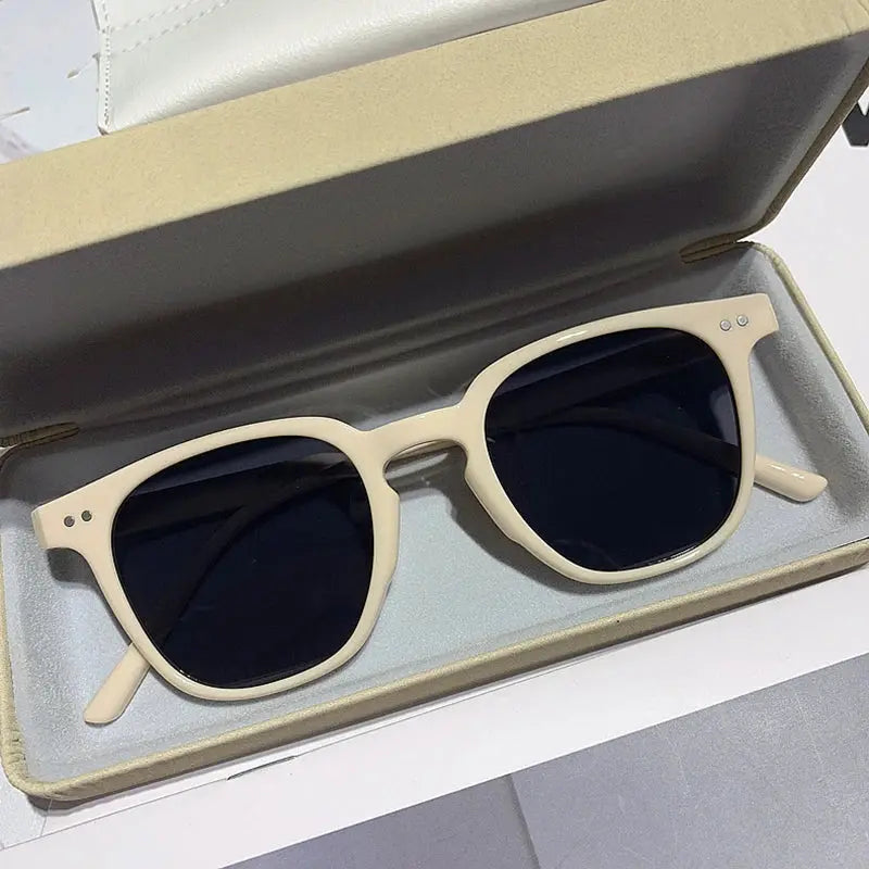 Unisex Zonnebril – UV400 Bescherming & Krasbestendig | Trendy Zonnebrillen