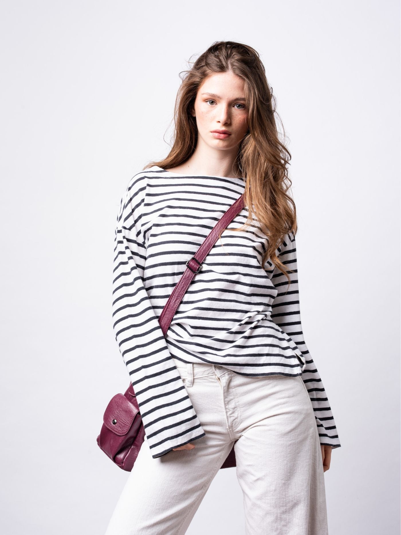 Zwarte Leren Schoudertas met Zijvakken – Ruim & Elegant