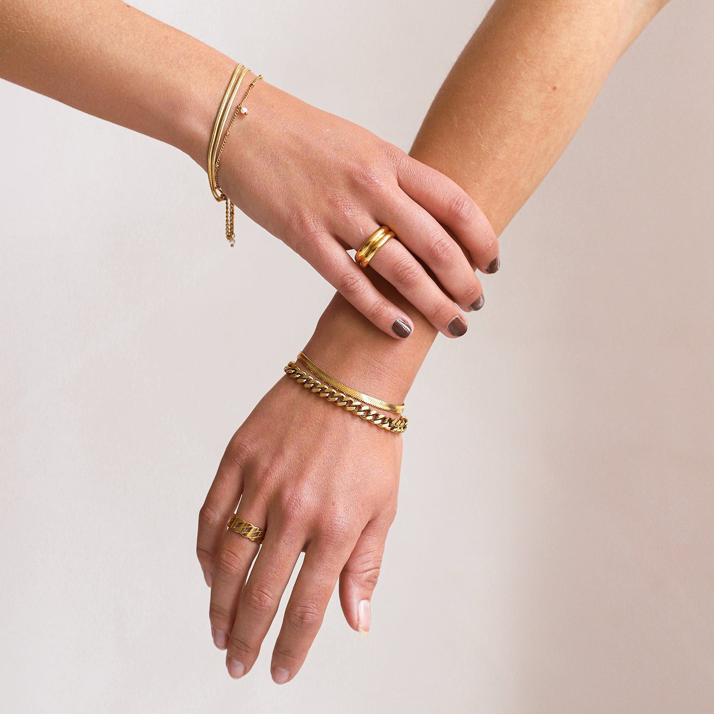 Goudkleurige Visgraat Armband – Elegant & Verstelbaar Dames Sieraad