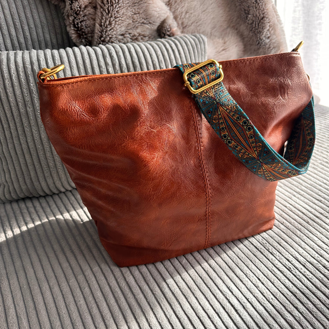 Stijlvolle Bruine Handtas met Brede Schouderband – Ruim & Elegant