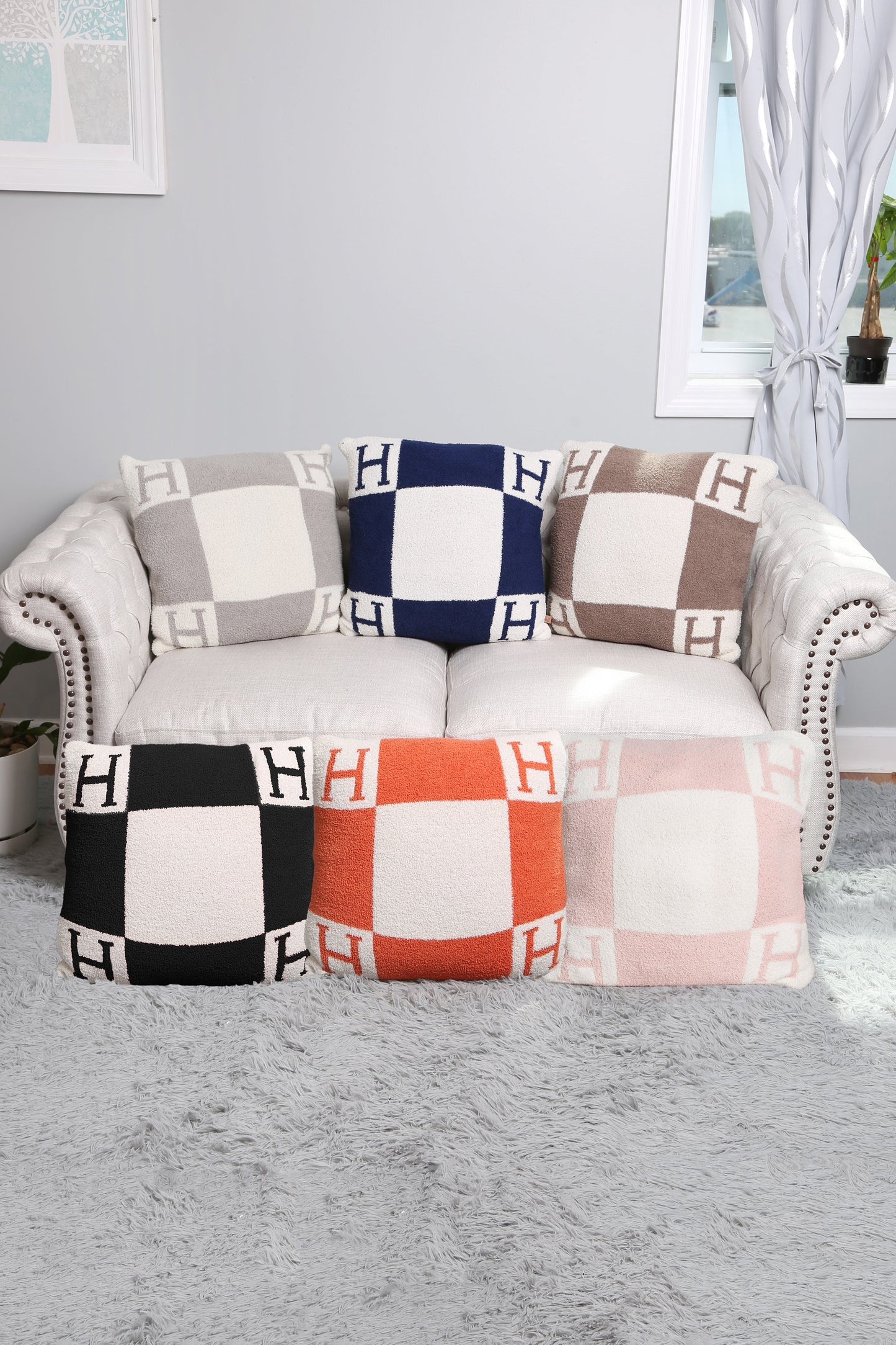 Luxe Kussenhoes met Letter H – Zachte Sierkussenhoes in Moderne Stijl