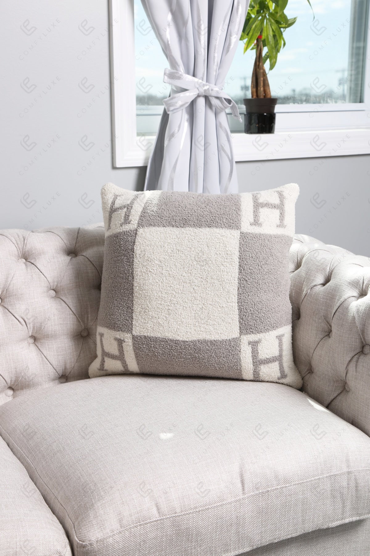 Luxe Kussenhoes met Letter H – Zachte Sierkussenhoes in Moderne Stijl