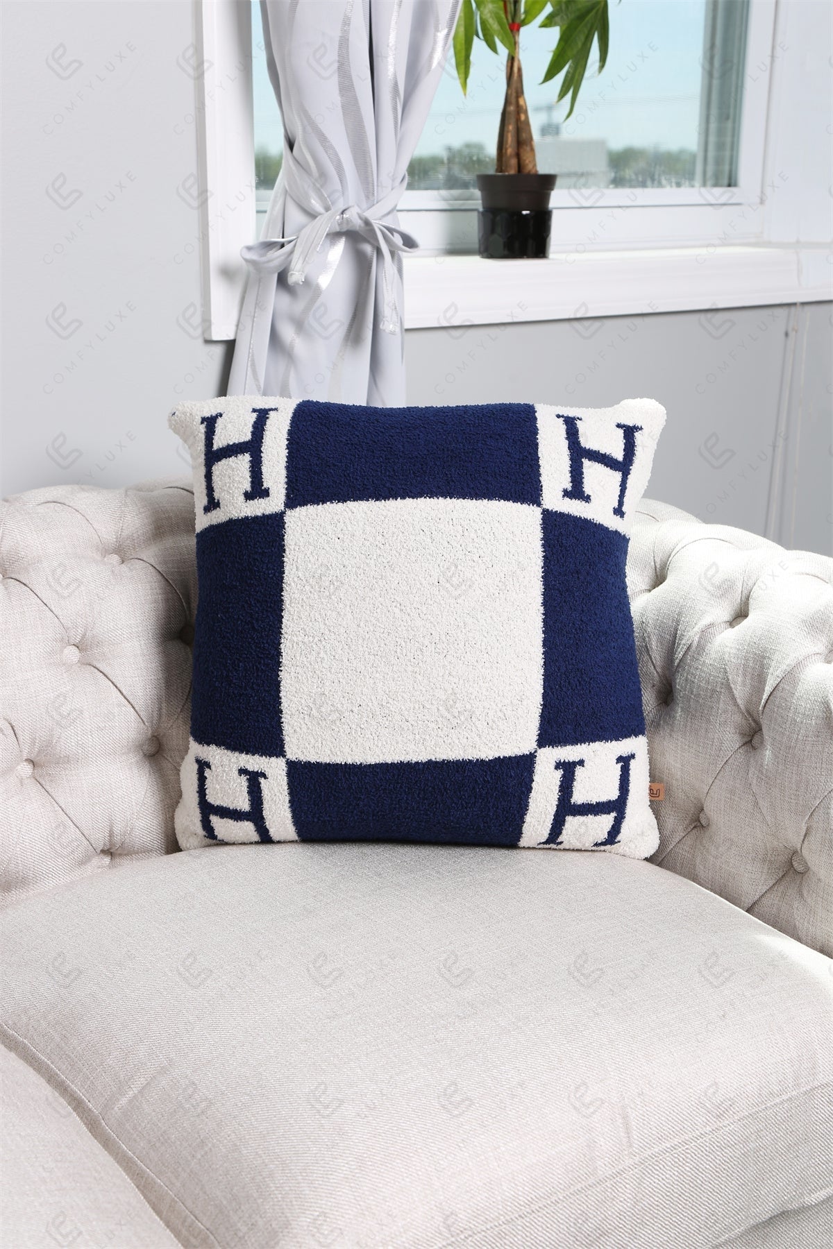 Luxe Kussenhoes met Letter H – Zachte Sierkussenhoes in Moderne Stijl