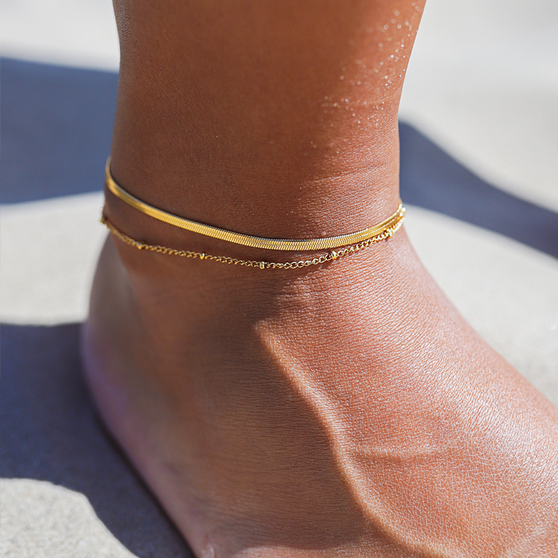 Goudkleurige Dubbele Enkelband – Waterbestendig & Trendy Zomersieraad