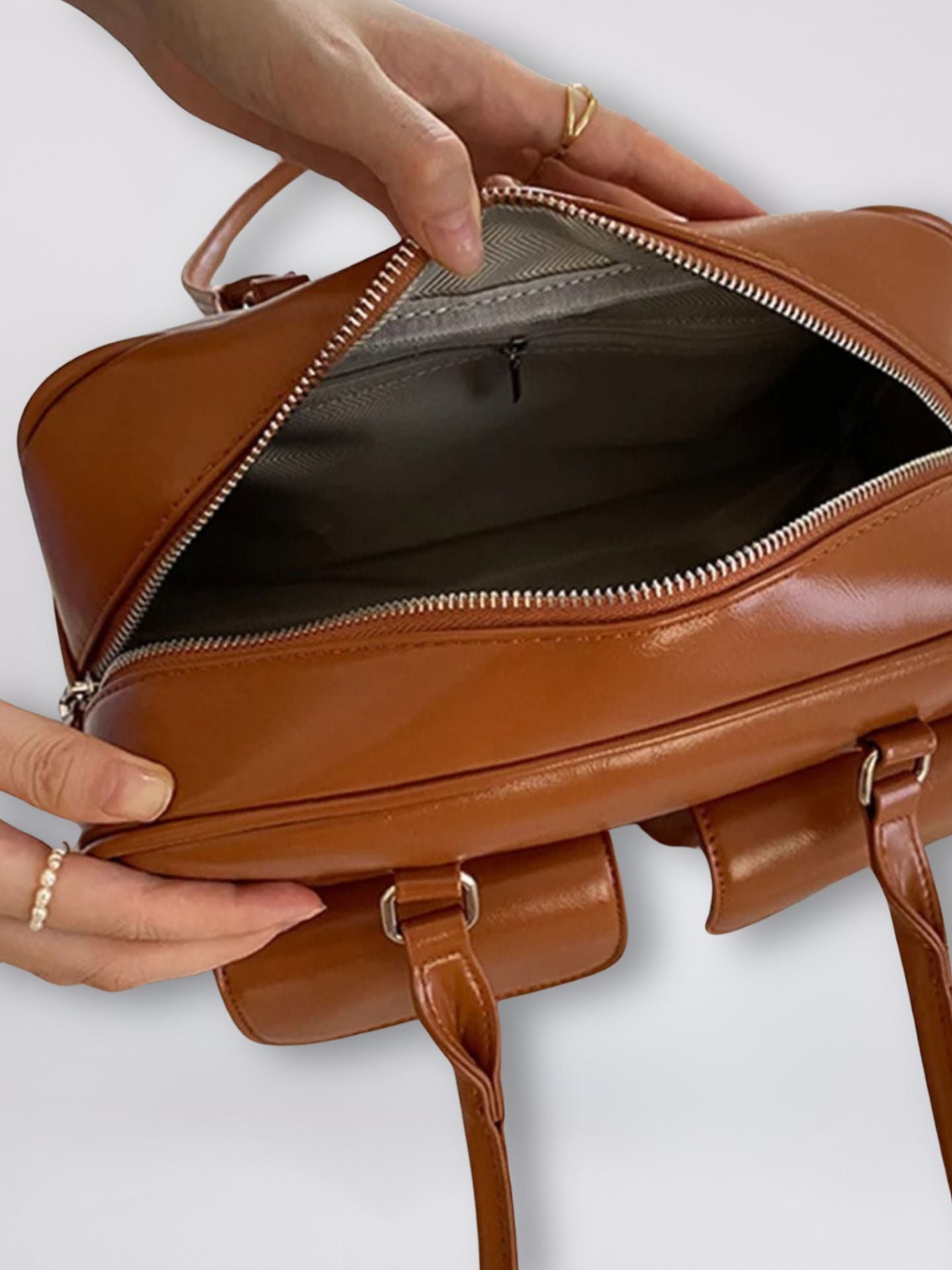 Liorra Vegan Leren Handtas Zwart met Dubbele Vakken – Elegant & Functioneel