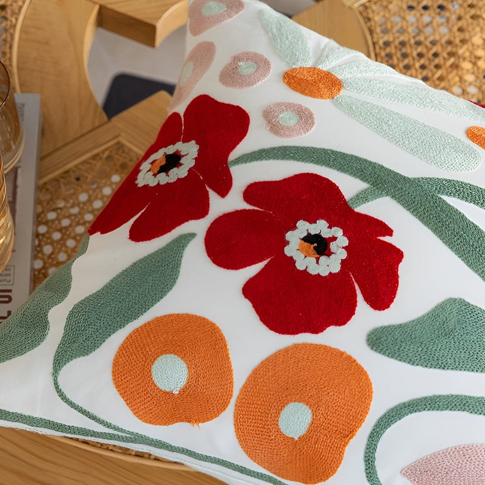 Geborduurde Kussenhoes met Bloemen – Decoratief Kussen 45x45 cm van Katoen