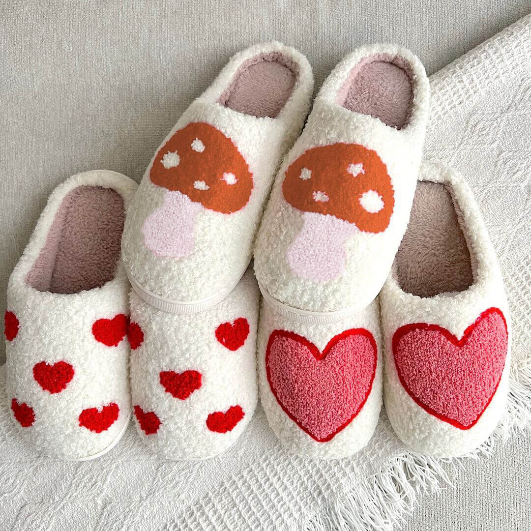 Pluche Damespantoffels met Hartdesign – Warme & Comfortabele Slippers