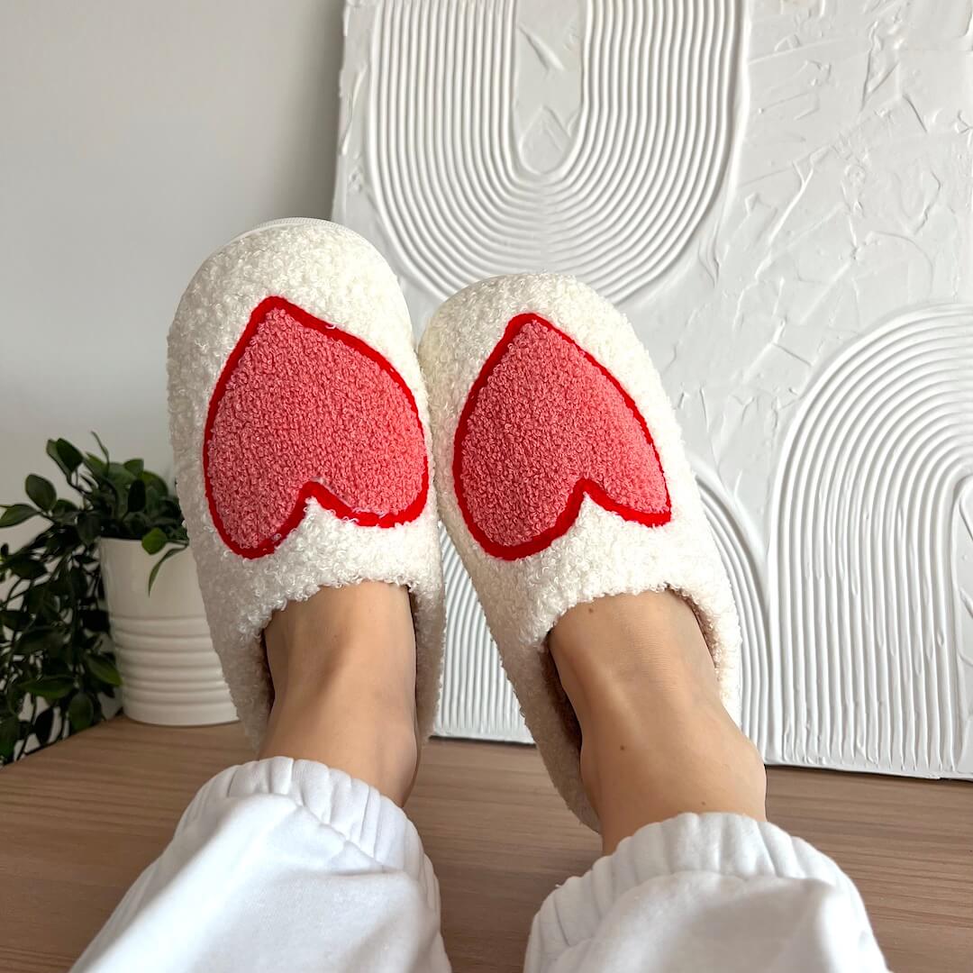 Pluche Damespantoffels met Hartdesign – Warme & Comfortabele Slippers