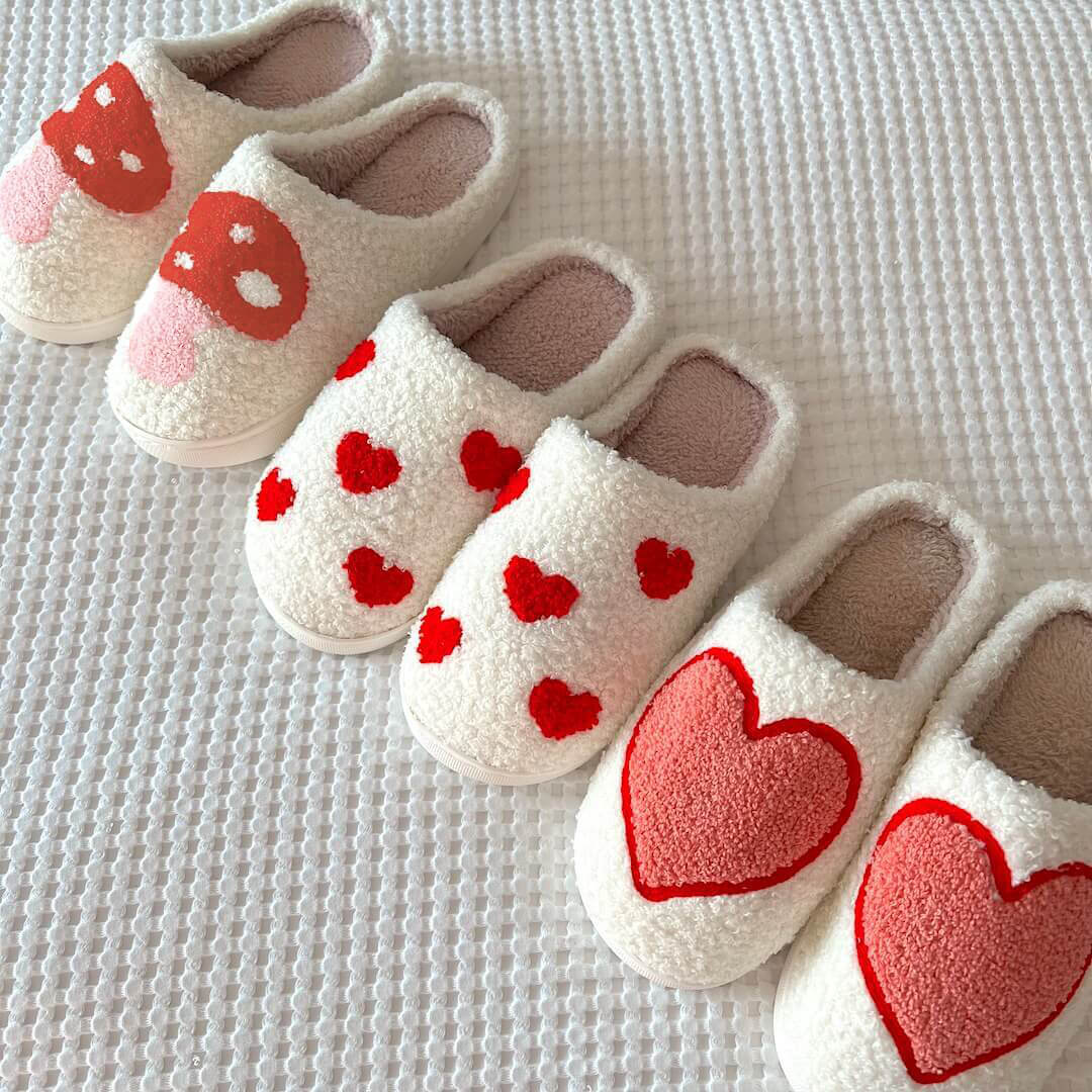 Pluche Damespantoffels met Hartdesign – Warme & Comfortabele Slippers