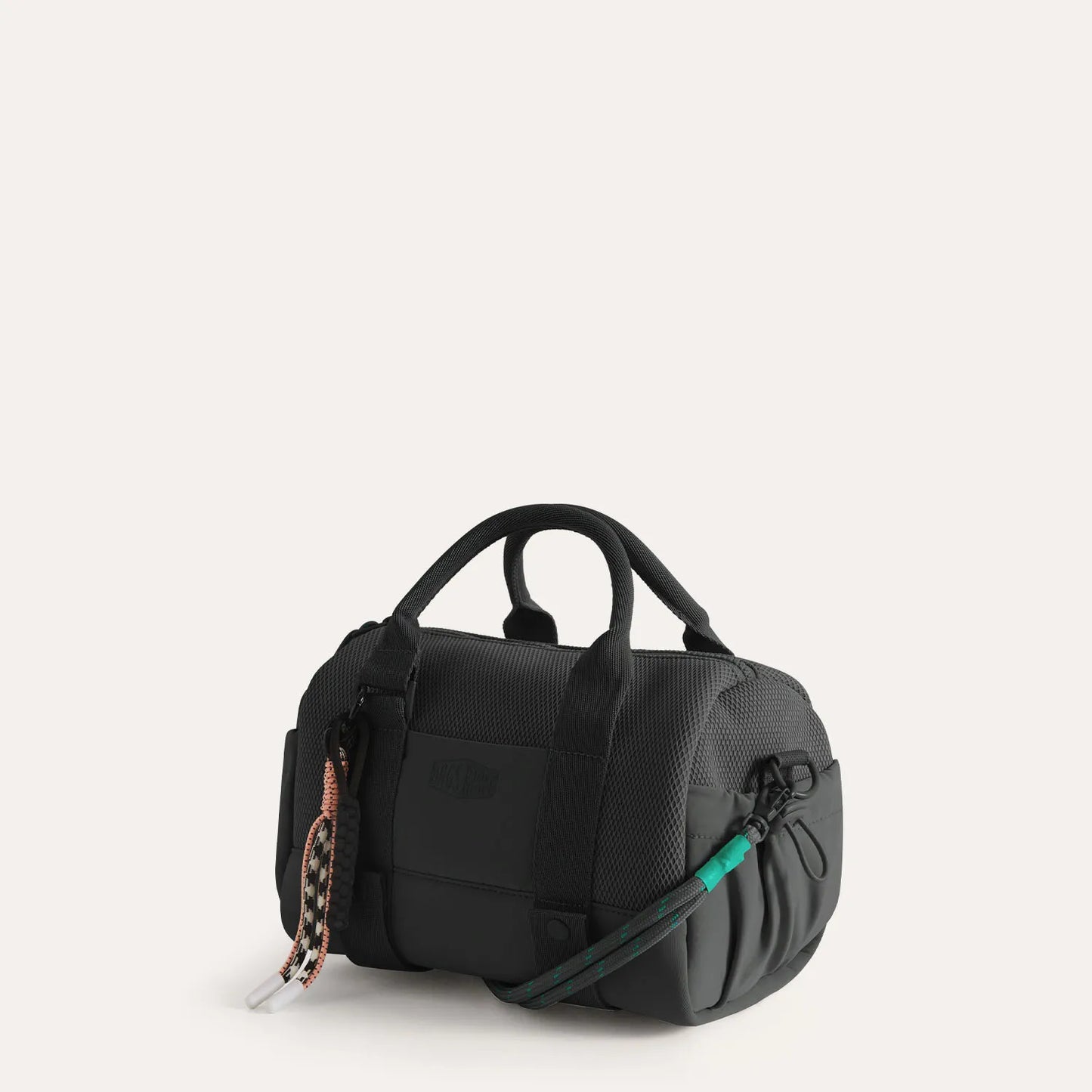 Lichtroze Sporttas 24L – Compacte Duffeltas met Schoenenvak & Waterafstotend Design voor Gym & Dagelijks Gebruik