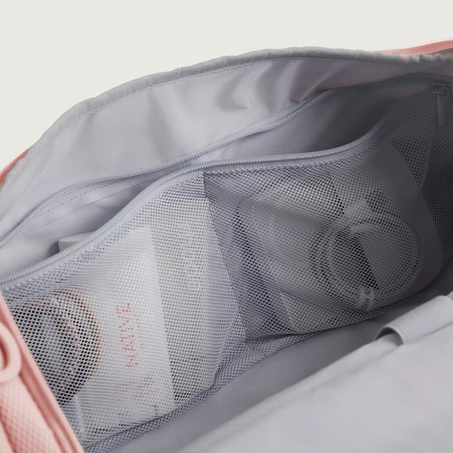Beige Duffeltas 36L – Waterafstotende Sport- & Reistas met Schoenenvak en Meerdere Vakken voor Gym & Reizen