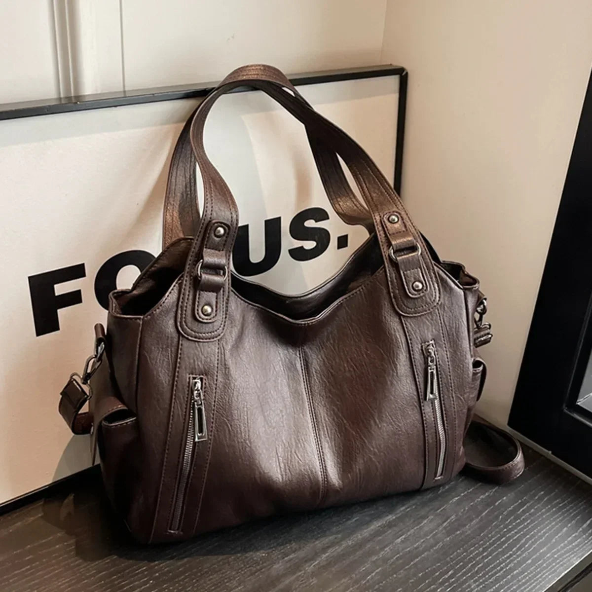 Dames Leren Schoudertas β Ruime Hobo Bag met Luxe Afwerking