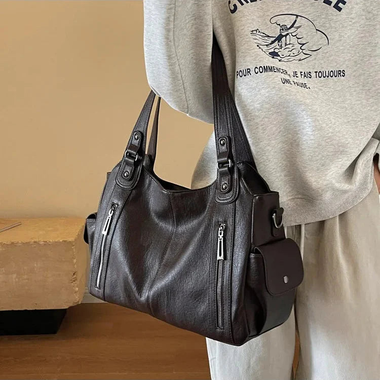 Dames Leren Schoudertas β Ruime Hobo Bag met Luxe Afwerking