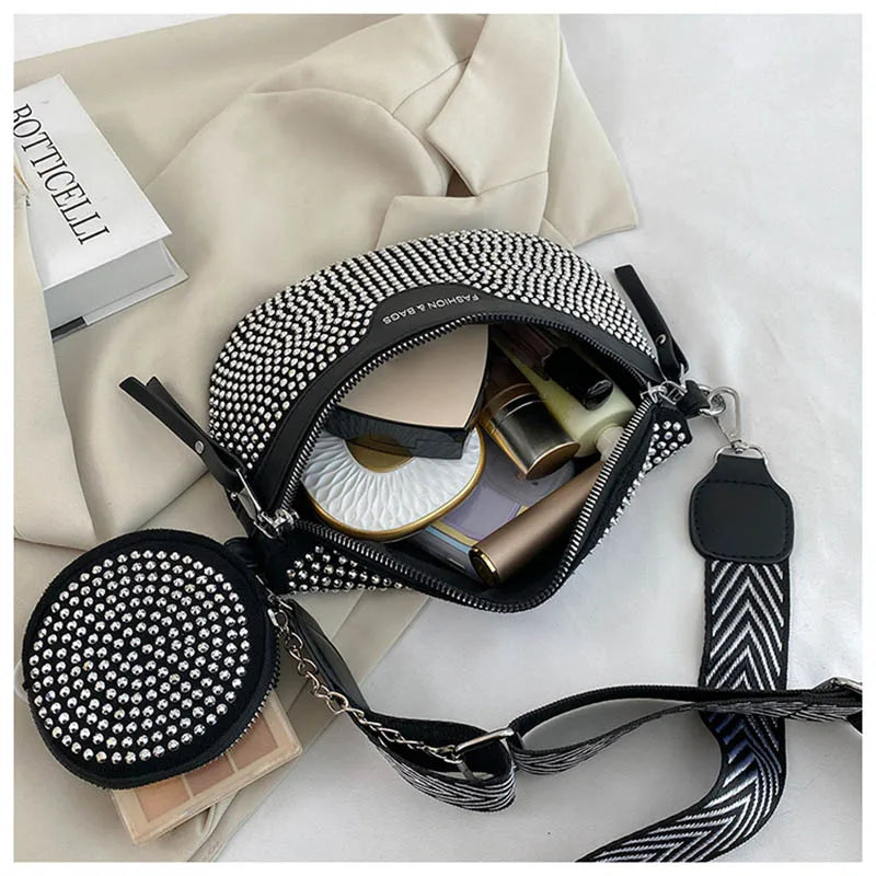 Chique Crossbody Heuptas met Studs – Luxe Schoudertas met Extra Pouch