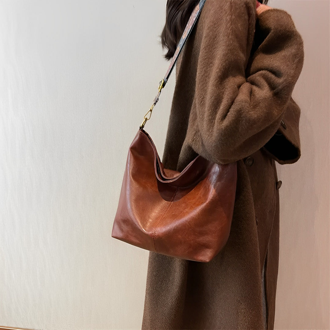 Stijlvolle Bruine Handtas met Brede Schouderband – Ruim & Elegant