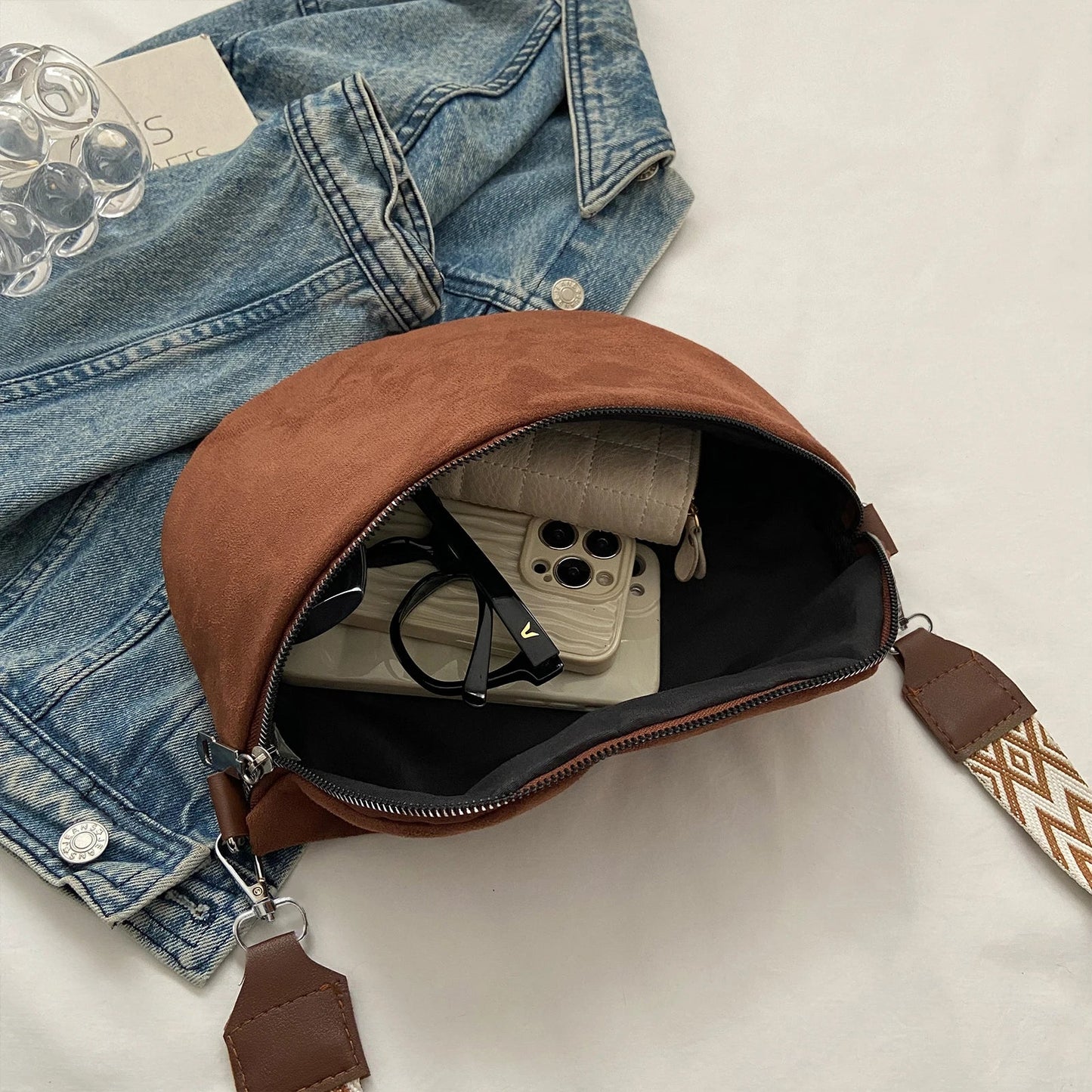 Minimalistische Suède Heuptas – Stijlvol & Comfortabel