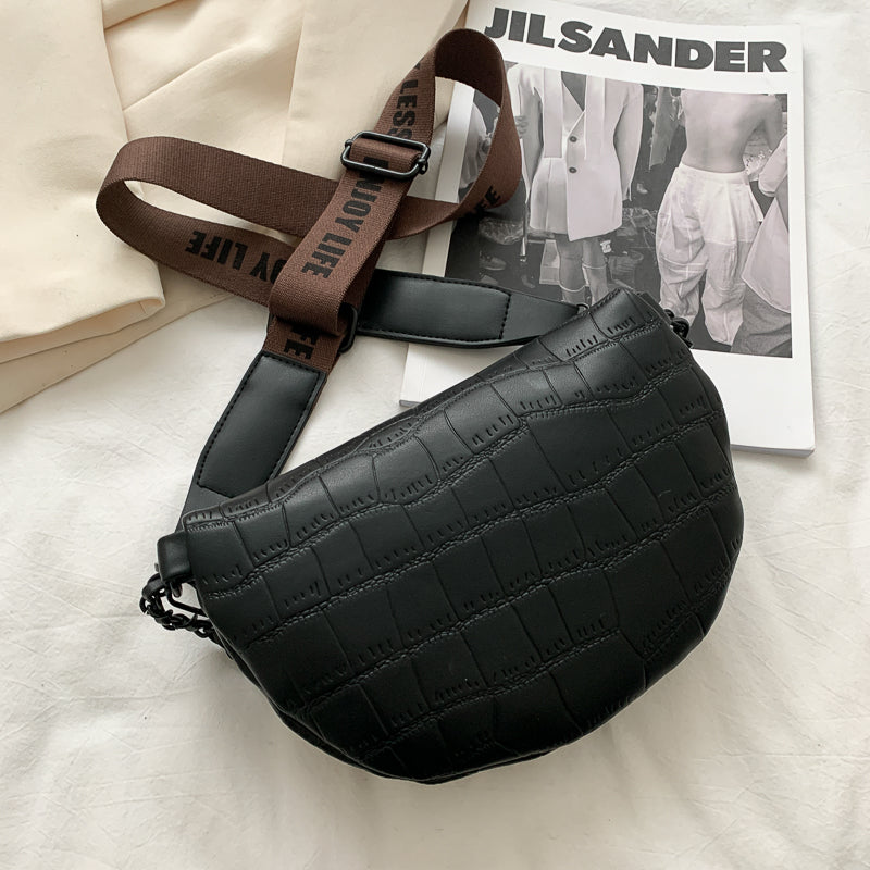Trendy Crossbody Heuptas – Zwarte Schoudertas met Gevlochten Detail & Verstelbare Band