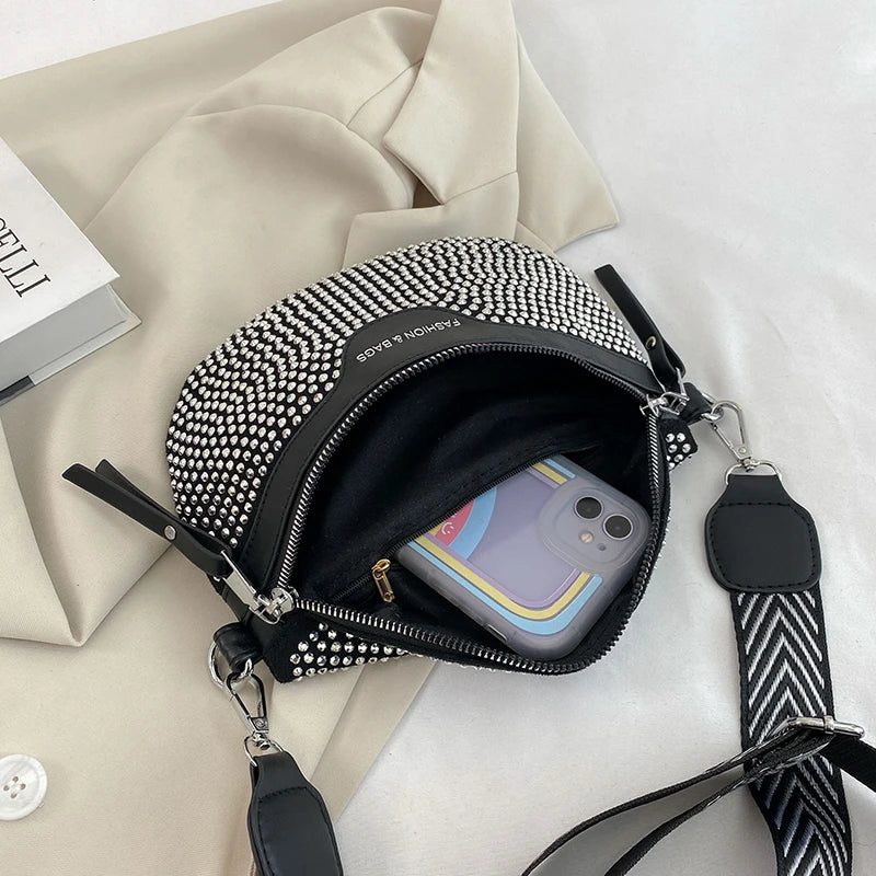 Chique Crossbody Heuptas met Studs – Luxe Schoudertas met Extra Pouch