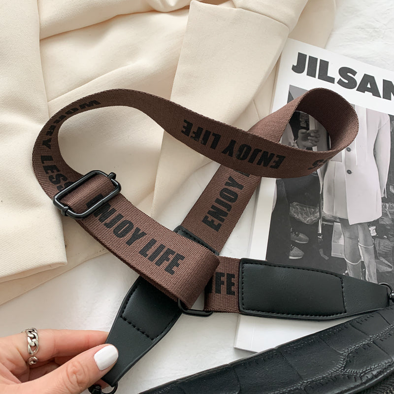 Trendy Crossbody Heuptas – Zwarte Schoudertas met Gevlochten Detail & Verstelbare Band