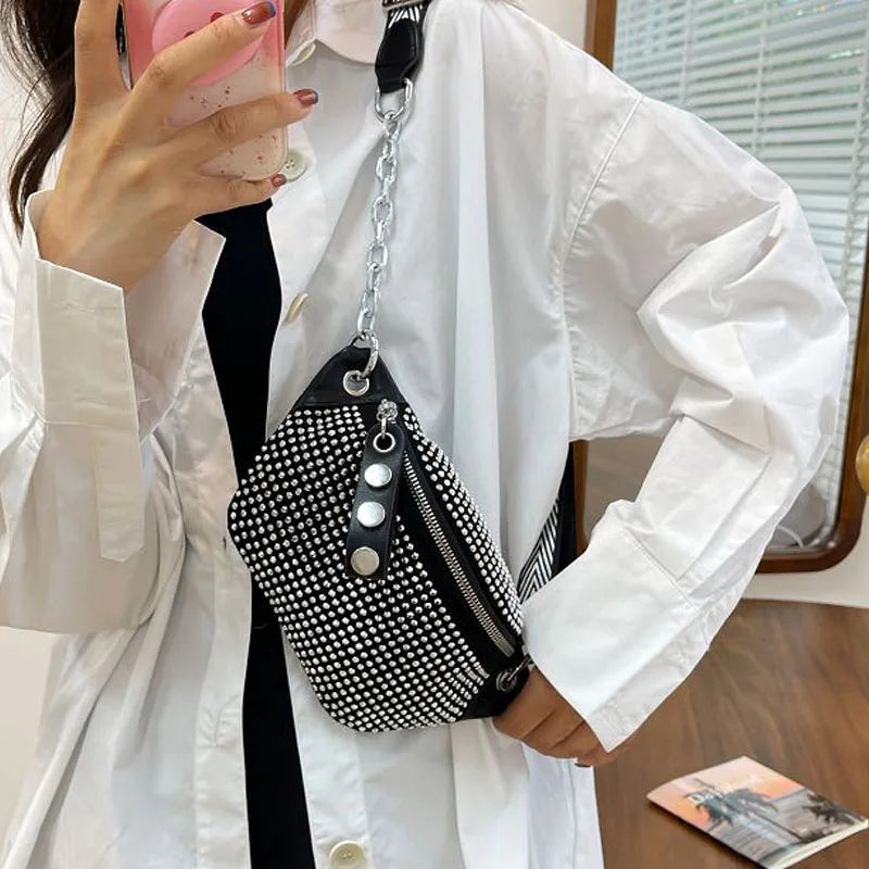 Zwarte Heuptas met Strass Steentjes – Crossbody Festival Bag met Schakelketting – Glam Streetstyle