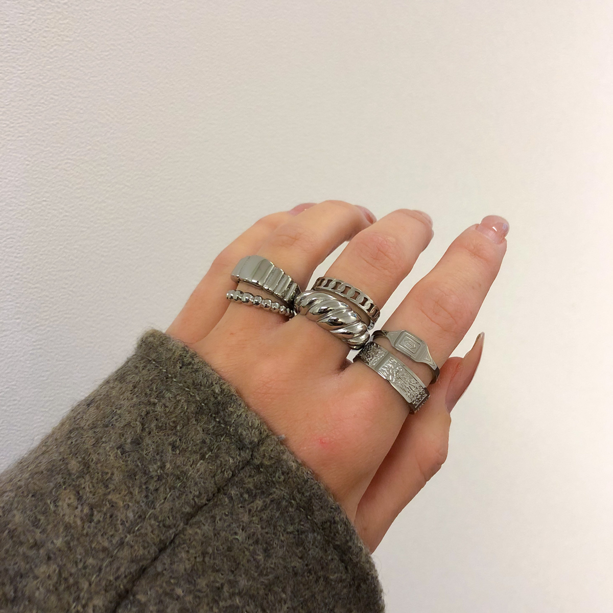 Goudkleurige Gedraaide Chunky Ring – Statement Croissant - Glanzend & Tijdloos