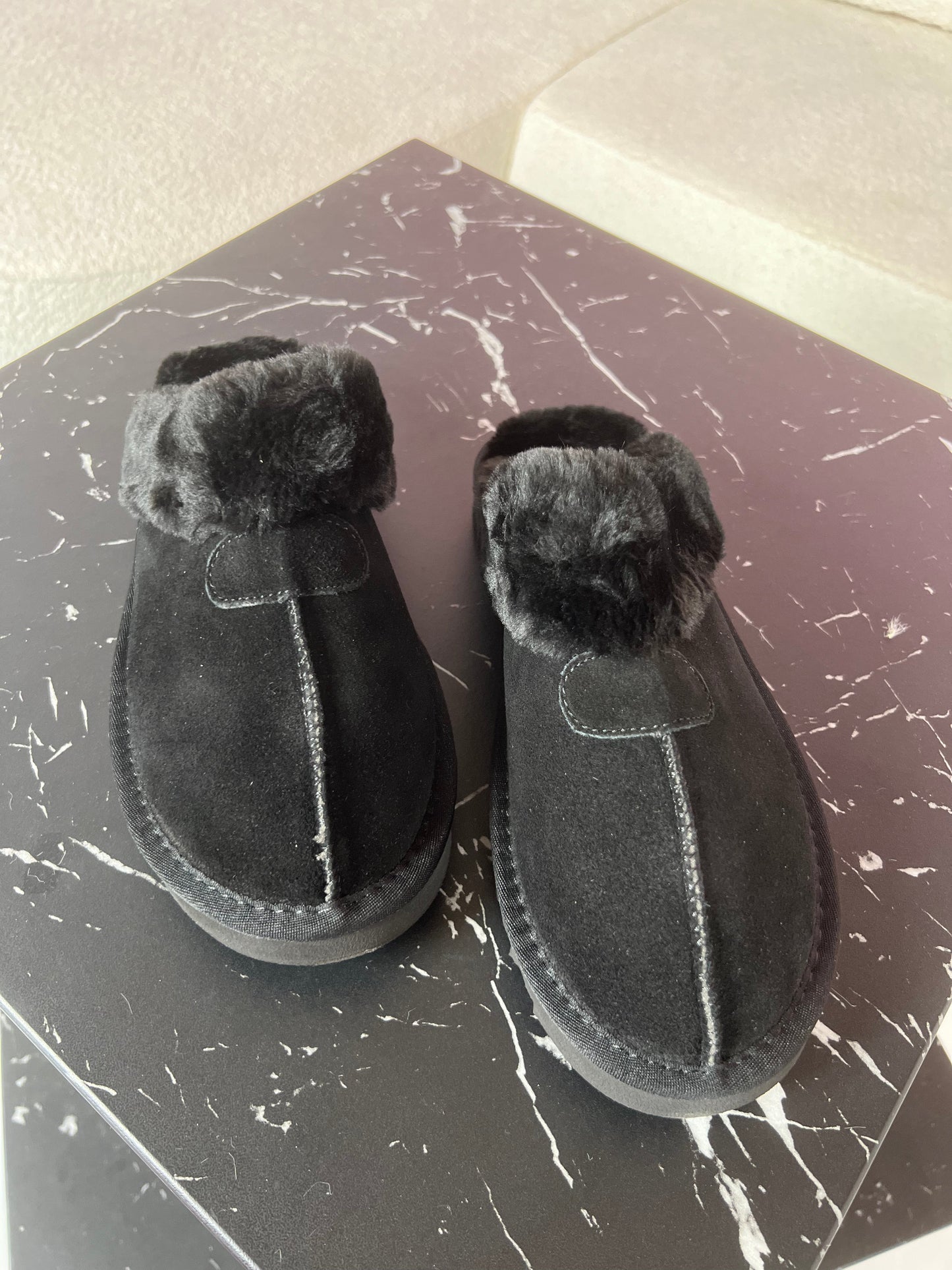 Dames Pantoffels Zwart – Warme Winter Slippers met Zachte Bontvoering en Antislip Zool