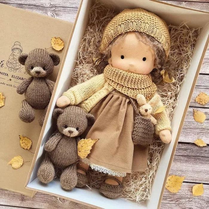 Handgemaakte Stoffen Pop – Schattige Knuffelpop met Accessoires
