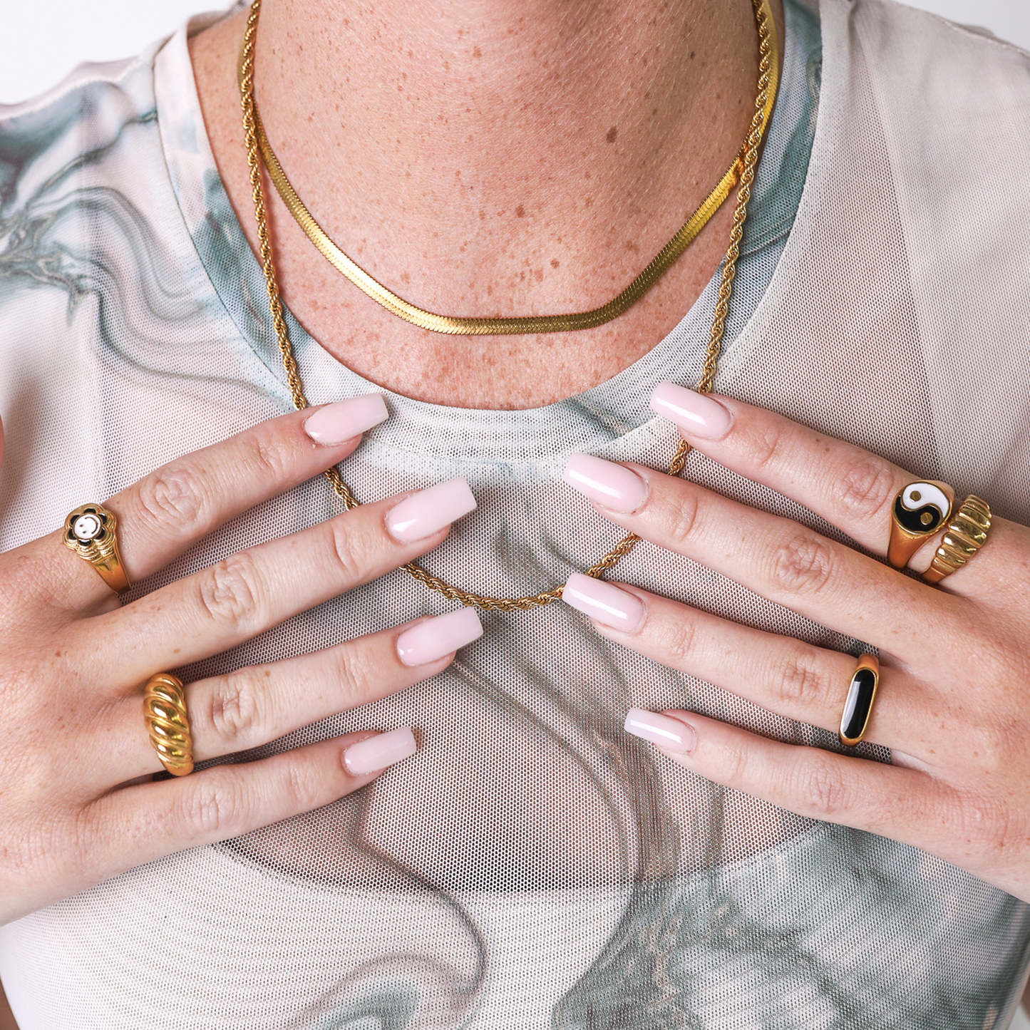 Goudkleurige Gedraaide Chunky Ring – Statement Croissant - Glanzend & Tijdloos