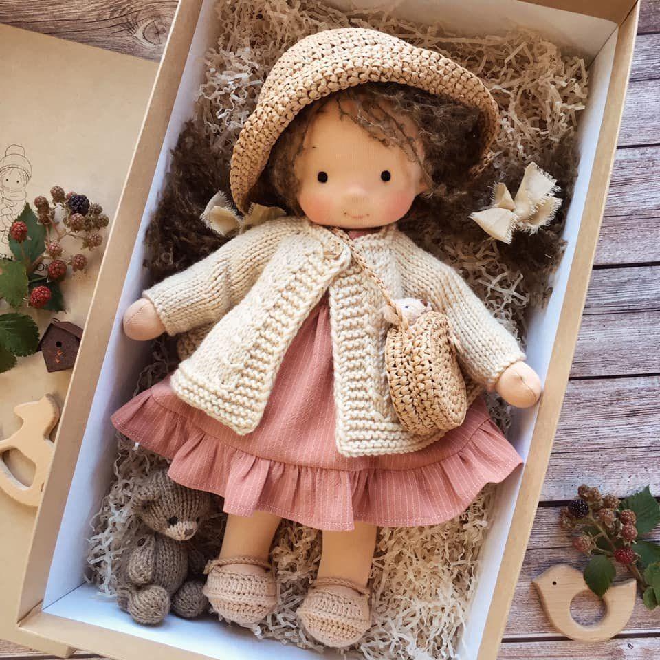 Handgemaakte Stoffen Pop – Schattige Knuffelpop met Accessoires