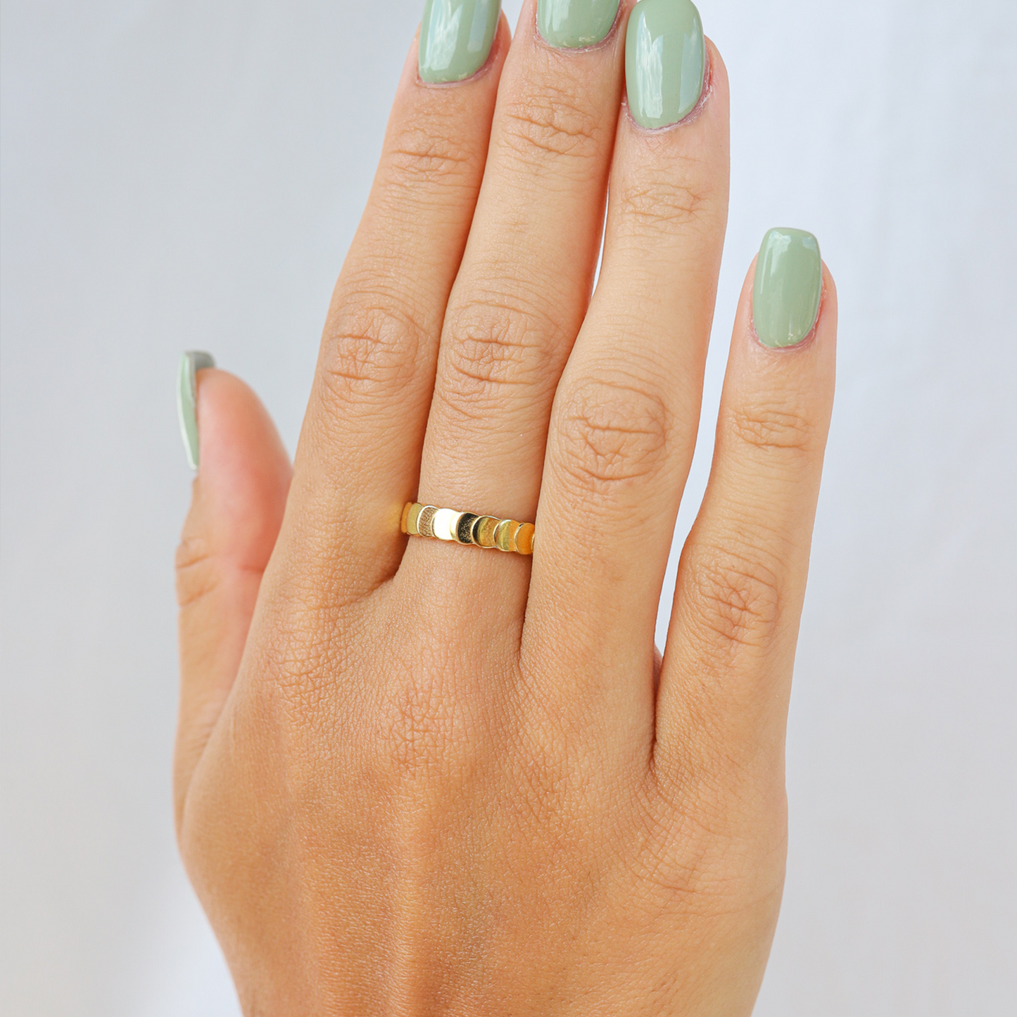 Goudkleurige Ring met Schakelschijfjes – Minimalistisch & Tijdloos Design