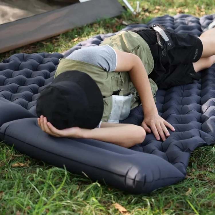 Opblaasbaar Dubbel Luchtbed met Kussen – Comfortabel & Draagbaar voor Outdoor