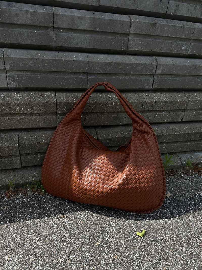 Geweven Schoudertas – Elegant, Trendy & Veelzijdig