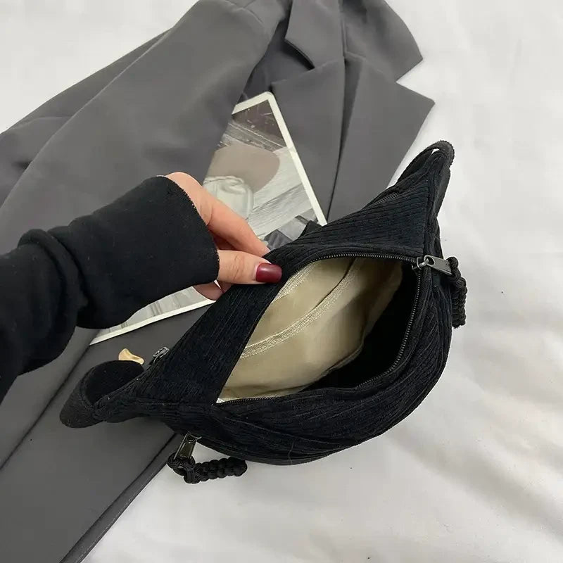 Zwarte Corduroy Crossbody Tas – Minimalistisch, Duurzaam & Comfortabel