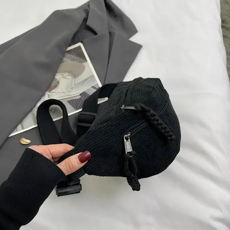Zwarte Corduroy Crossbody Tas – Minimalistisch, Duurzaam & Comfortabel